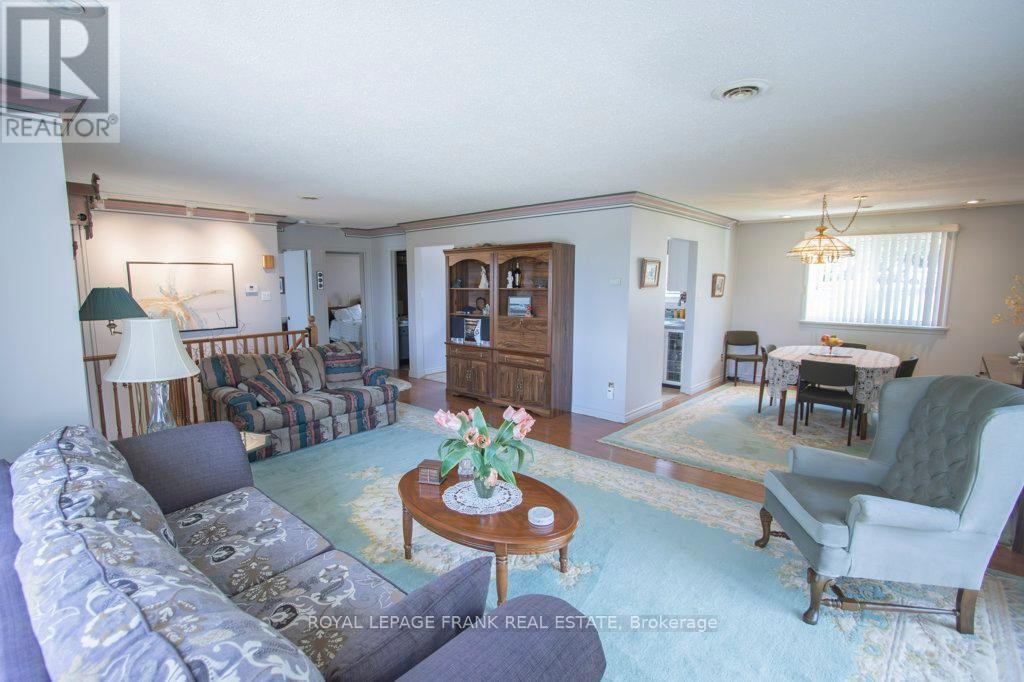 












357 THE CAPTAINS CORNERS

,
Kawartha Lakes (Bobcaygeon),




Ontario
K0M1A0

