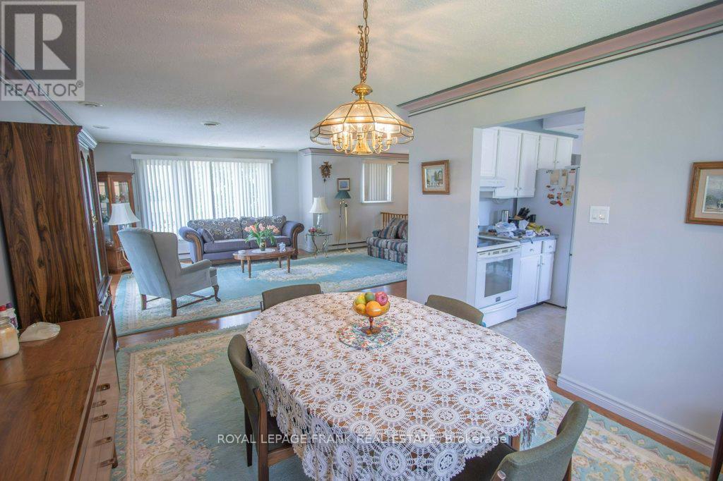 












357 THE CAPTAINS CORNERS

,
Kawartha Lakes (Bobcaygeon),




Ontario
K0M1A0

