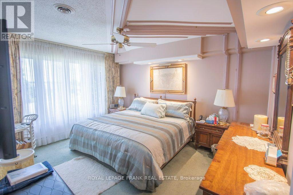 












357 THE CAPTAINS CORNERS

,
Kawartha Lakes (Bobcaygeon),




Ontario
K0M1A0

