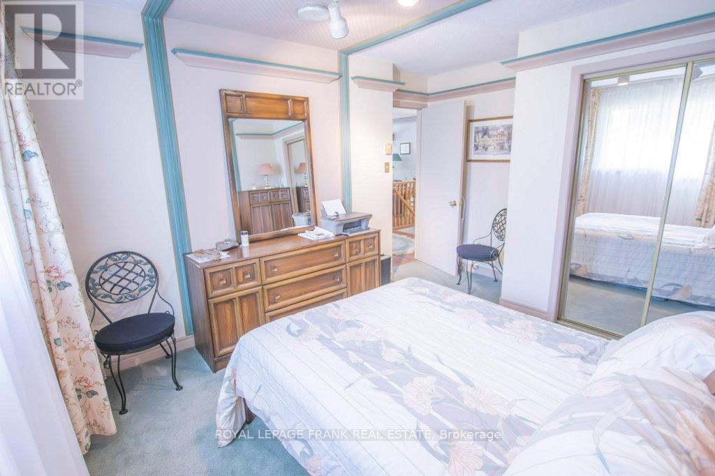 












357 THE CAPTAINS CORNERS

,
Kawartha Lakes (Bobcaygeon),




Ontario
K0M1A0

