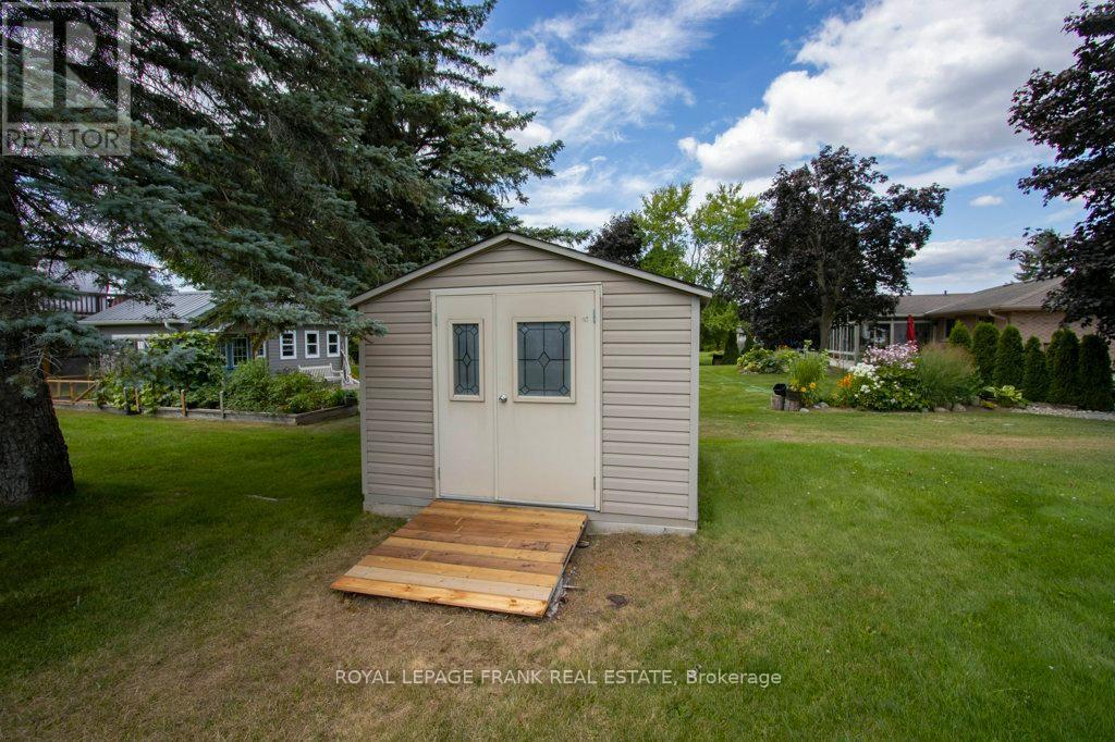 












357 THE CAPTAINS CORNERS

,
Kawartha Lakes (Bobcaygeon),




Ontario
K0M1A0

