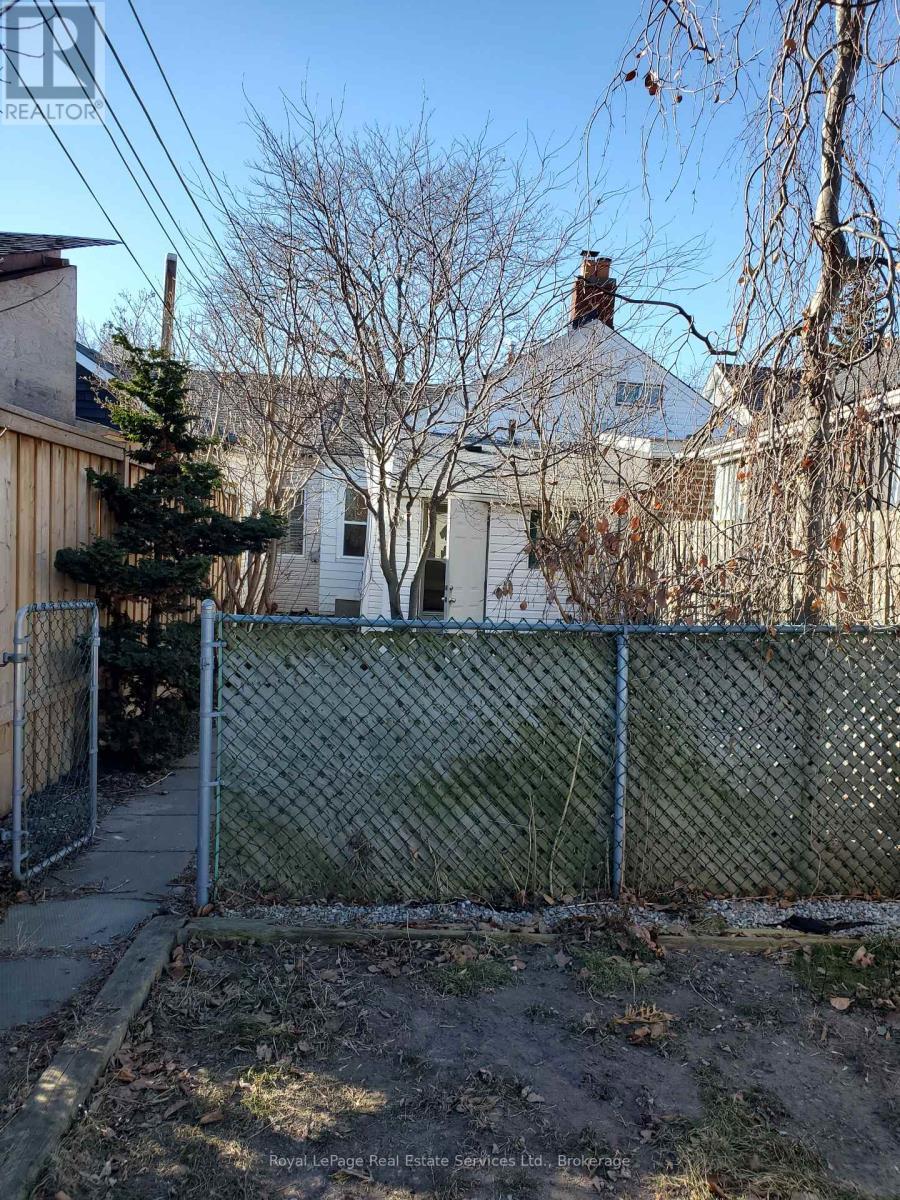 












177 SIXTH STREET

,
Toronto (Mimico),




Ontario
M8V3A6

