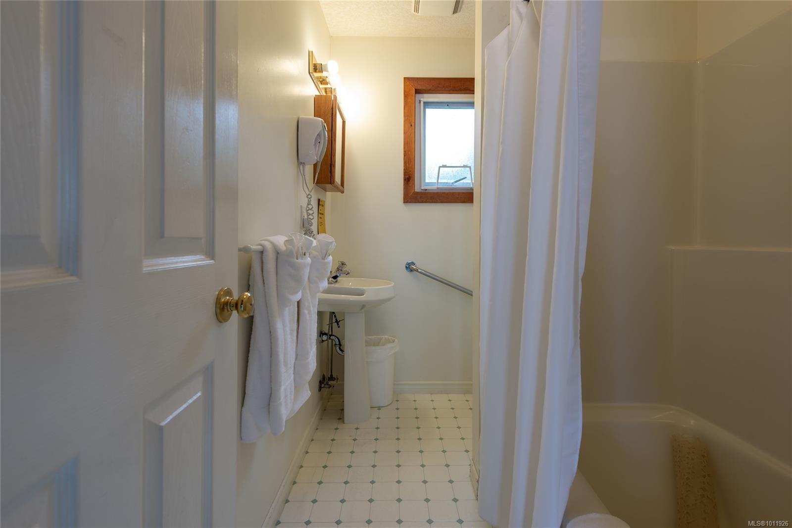 









DL2264


Hidden

Cove,
Port McNeill,




BC
V0N 2R0

