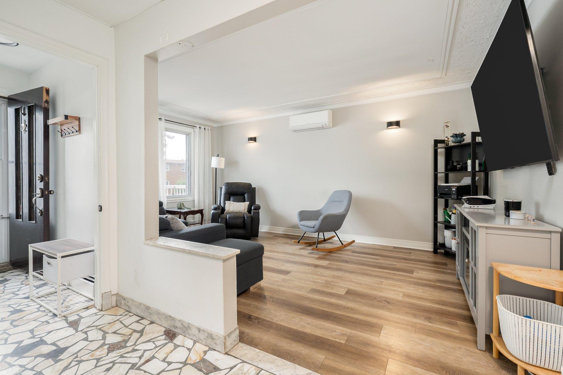 









1448

 - 1450


Rue Moreau

,
Montréal (LaSalle),




QC
H8N1G3

