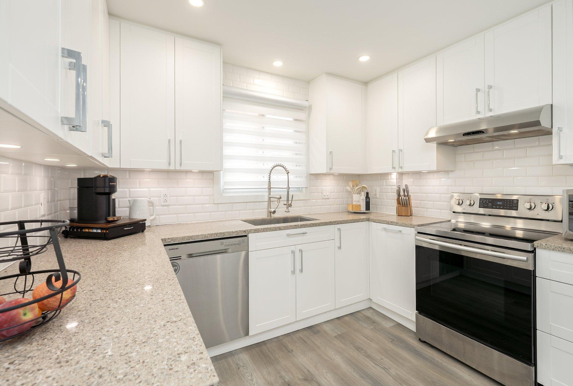 









1448

 - 1450


Rue Moreau

,
Montréal (LaSalle),




QC
H8N1G3

