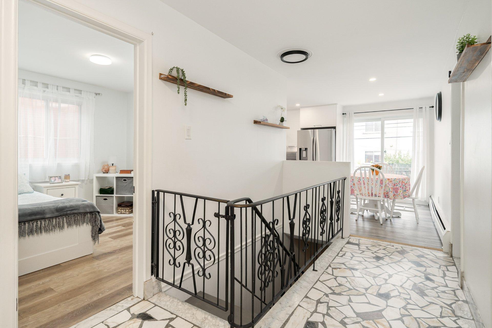 









1448

 - 1450


Rue Moreau

,
Montréal (LaSalle),




QC
H8N1G3

