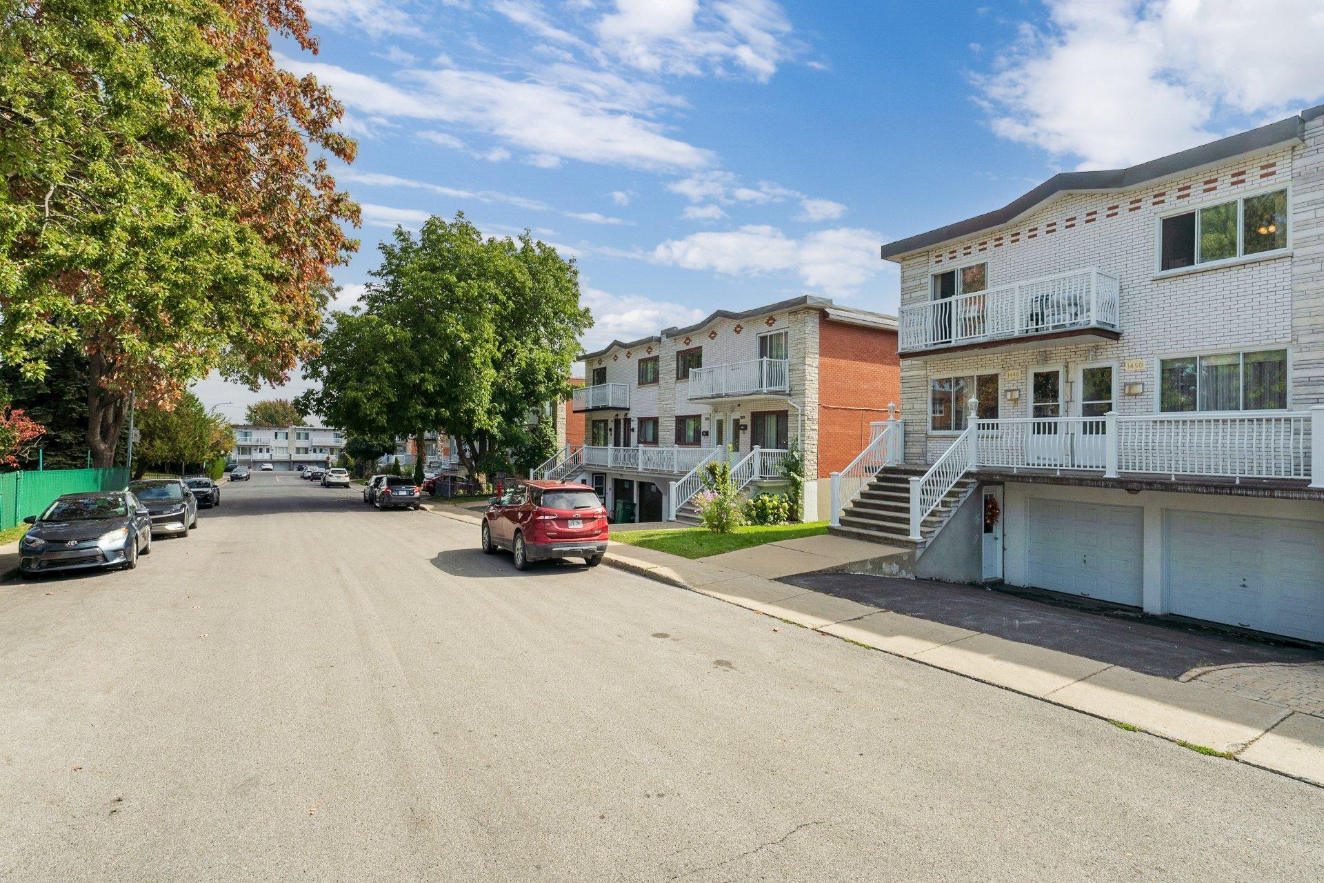 









1448

 - 1450


Rue Moreau

,
Montréal (LaSalle),




QC
H8N1G3

