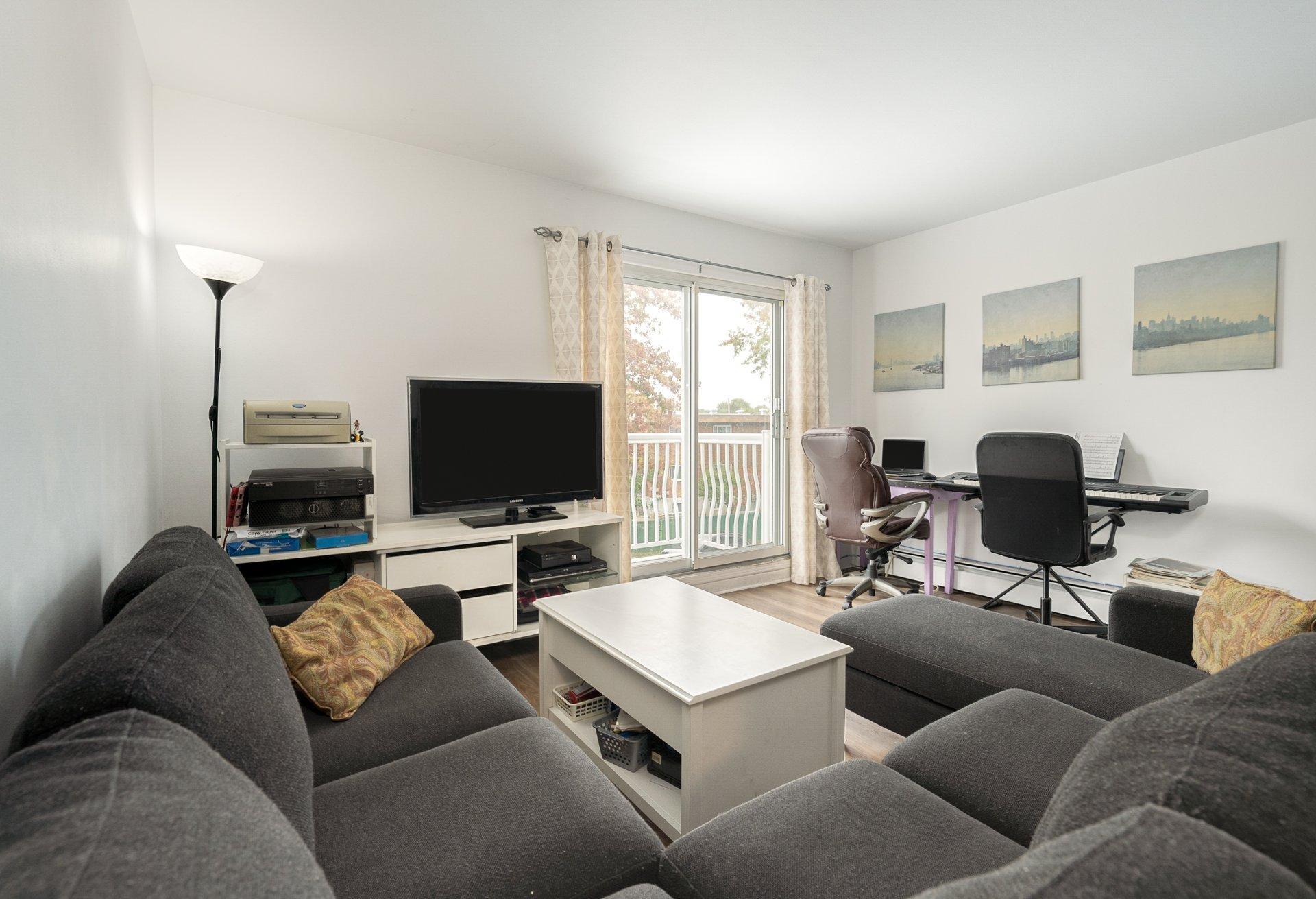 









1448

 - 1450


Rue Moreau

,
Montréal (LaSalle),




QC
H8N1G3

