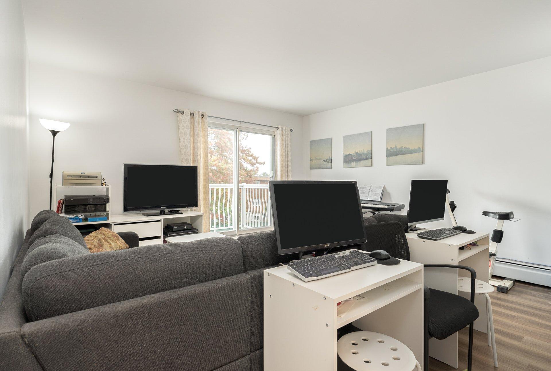 









1448

 - 1450


Rue Moreau

,
Montréal (LaSalle),




QC
H8N1G3

