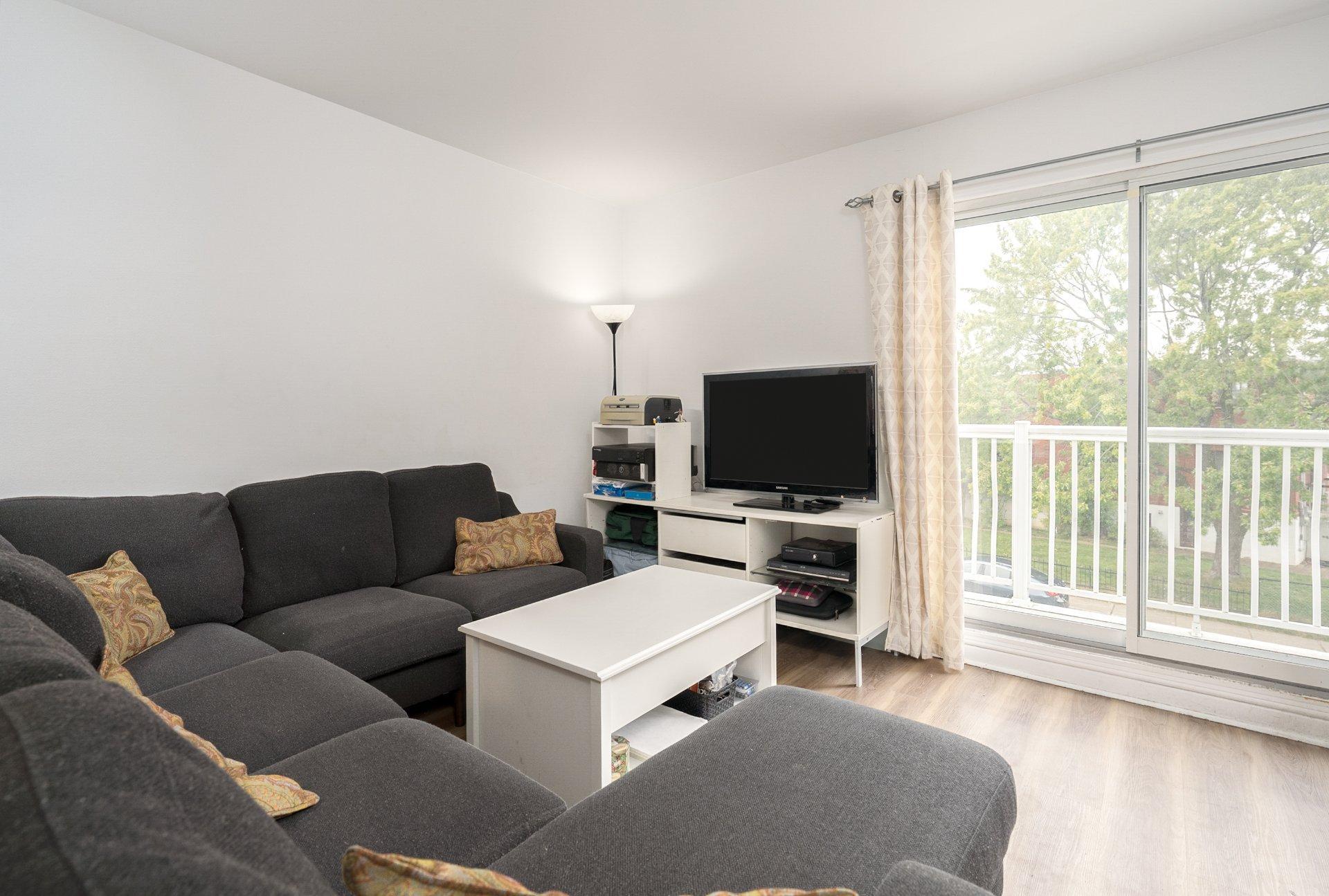 









1448

 - 1450


Rue Moreau

,
Montréal (LaSalle),




QC
H8N1G3

