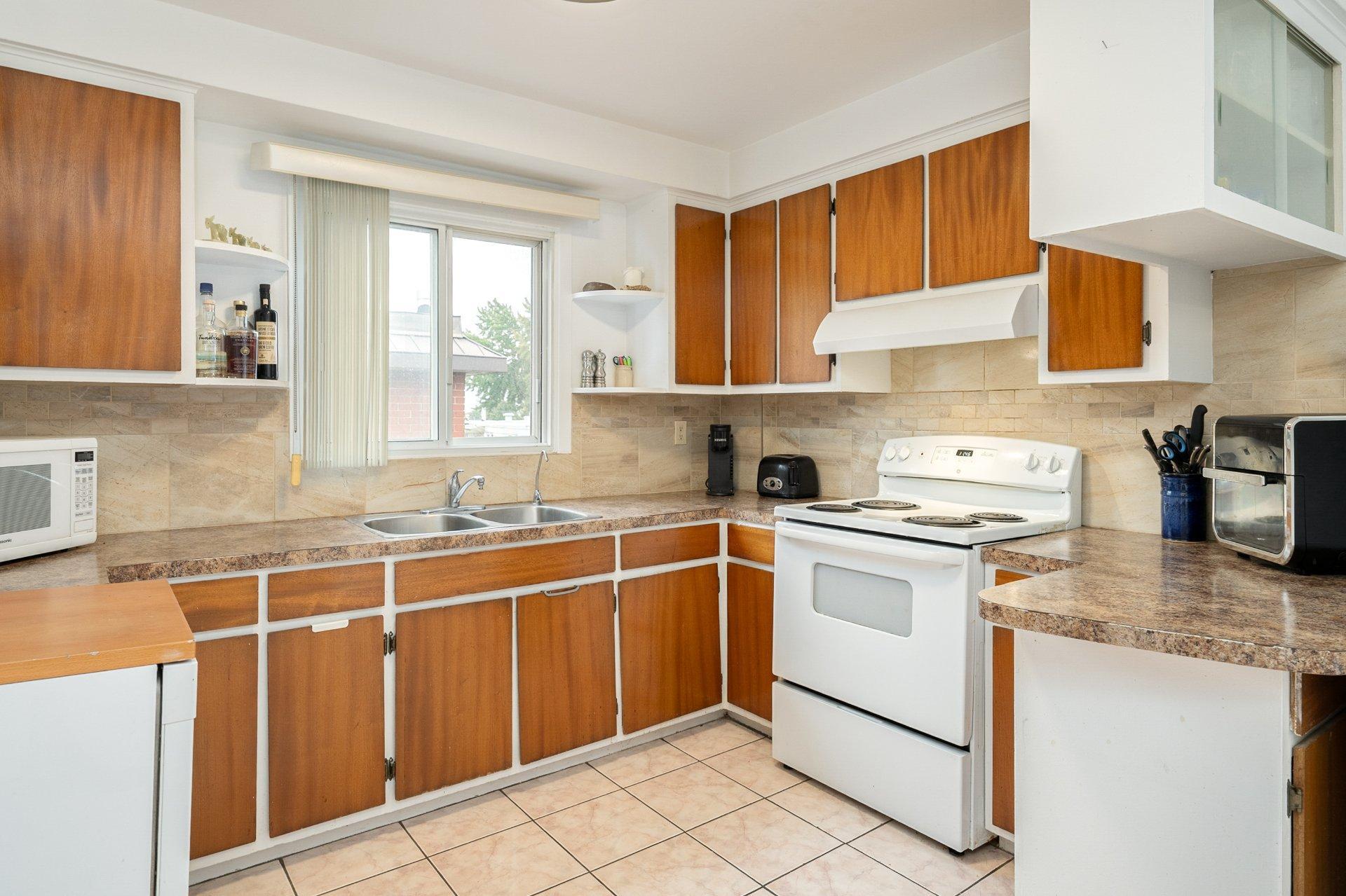 









1448

 - 1450


Rue Moreau

,
Montréal (LaSalle),




QC
H8N1G3

