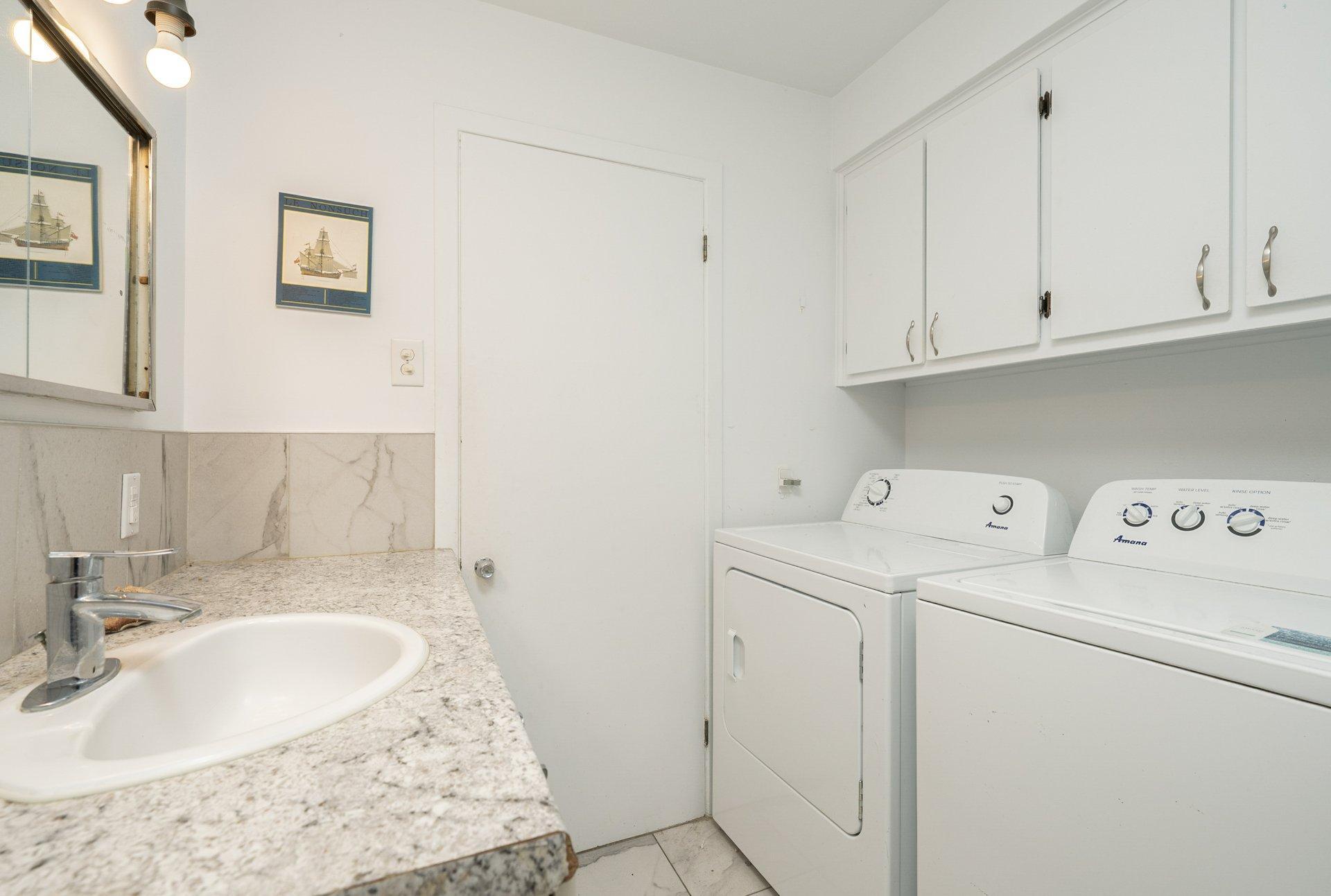 









1448

 - 1450


Rue Moreau

,
Montréal (LaSalle),




QC
H8N1G3

