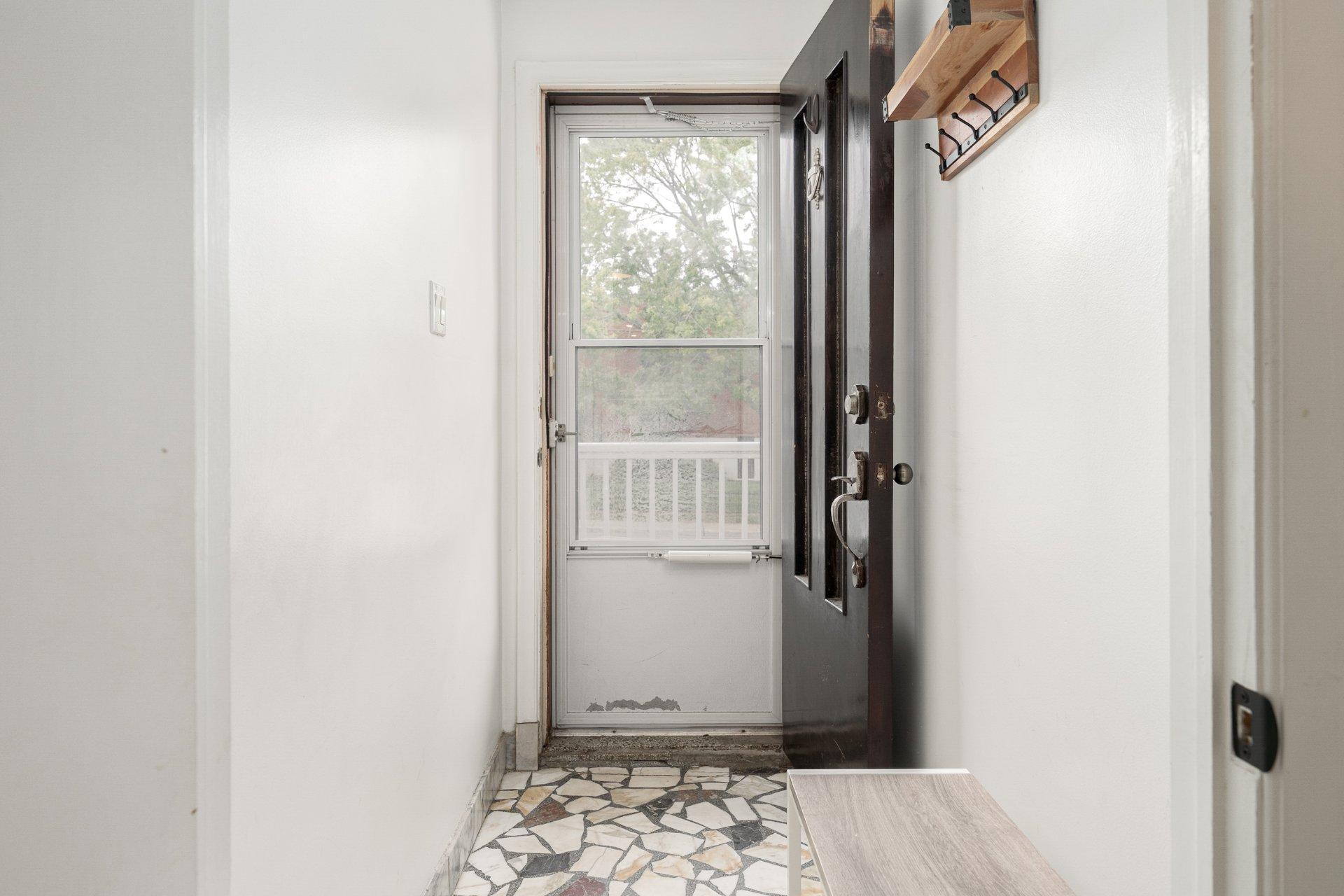 









1448

 - 1450


Rue Moreau

,
Montréal (LaSalle),




QC
H8N1G3

