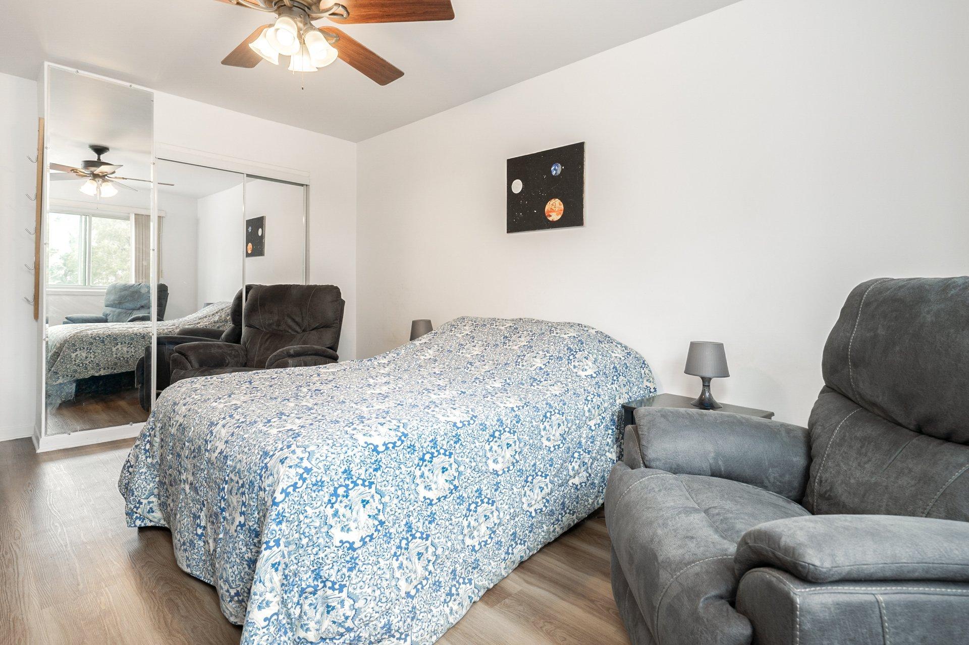 









1448

 - 1450


Rue Moreau

,
Montréal (LaSalle),




QC
H8N1G3

