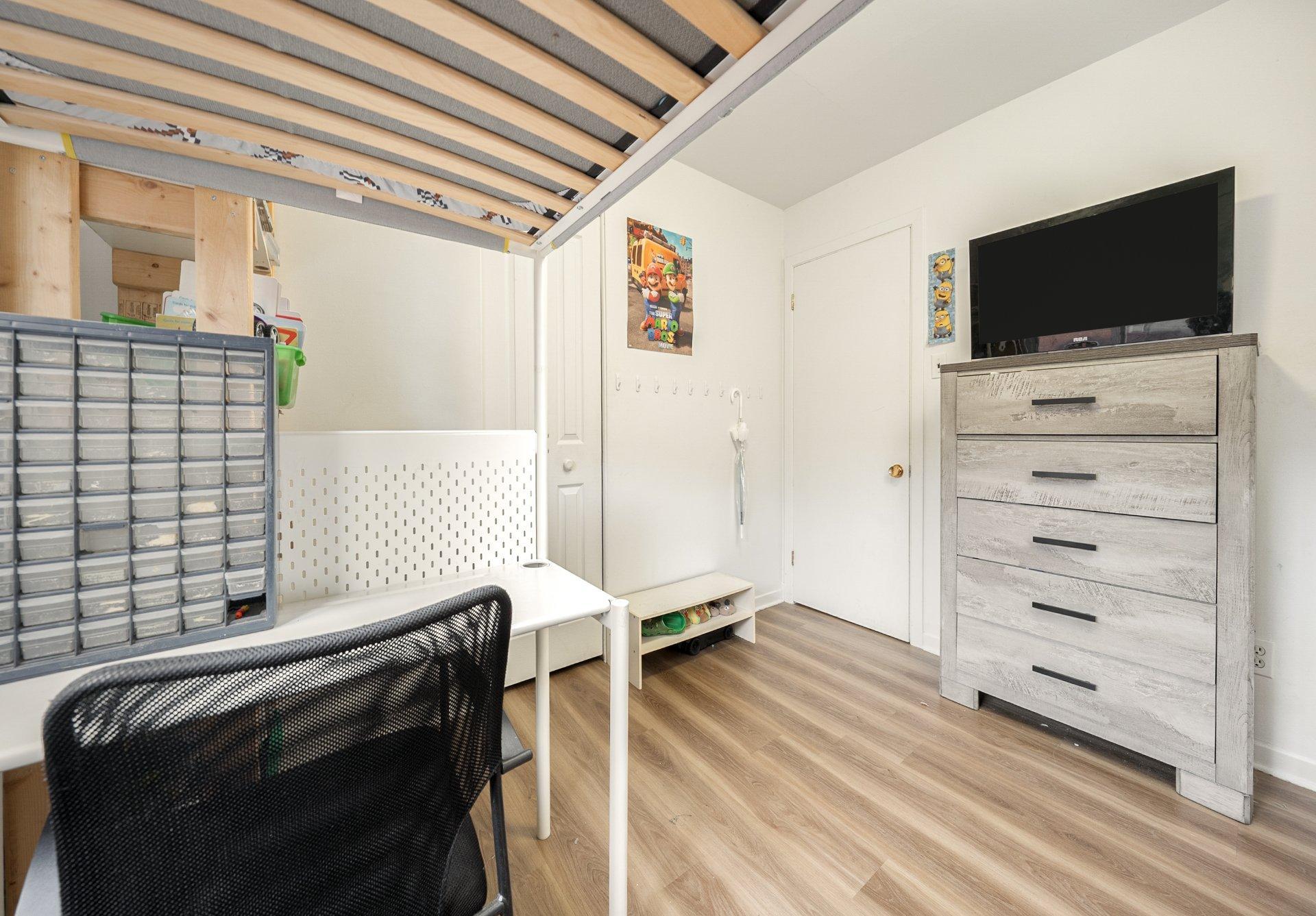 









1448

 - 1450


Rue Moreau

,
Montréal (LaSalle),




QC
H8N1G3

