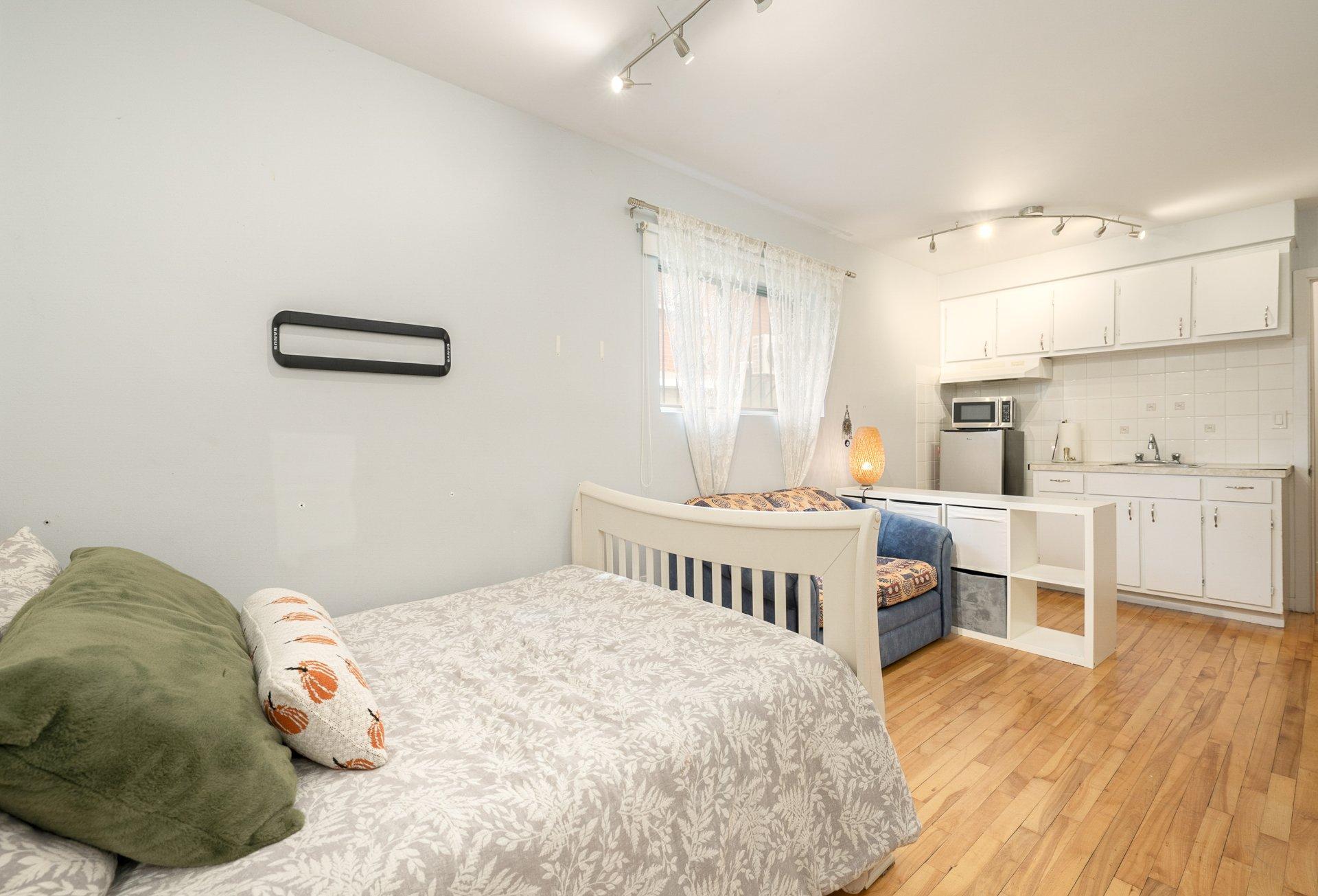 









1448

 - 1450


Rue Moreau

,
Montréal (LaSalle),




QC
H8N1G3

