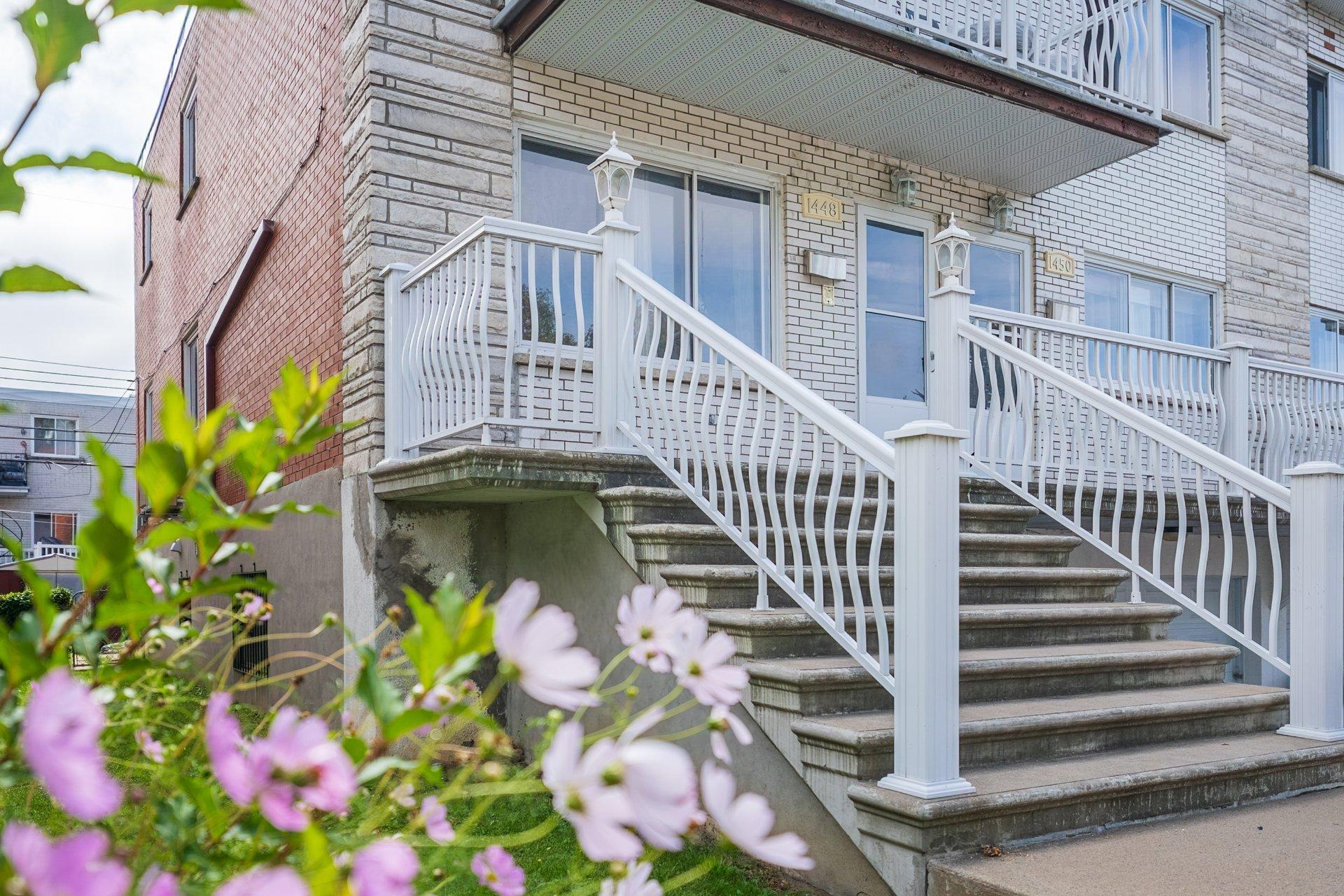 









1448

 - 1450


Rue Moreau

,
Montréal (LaSalle),




QC
H8N1G3

