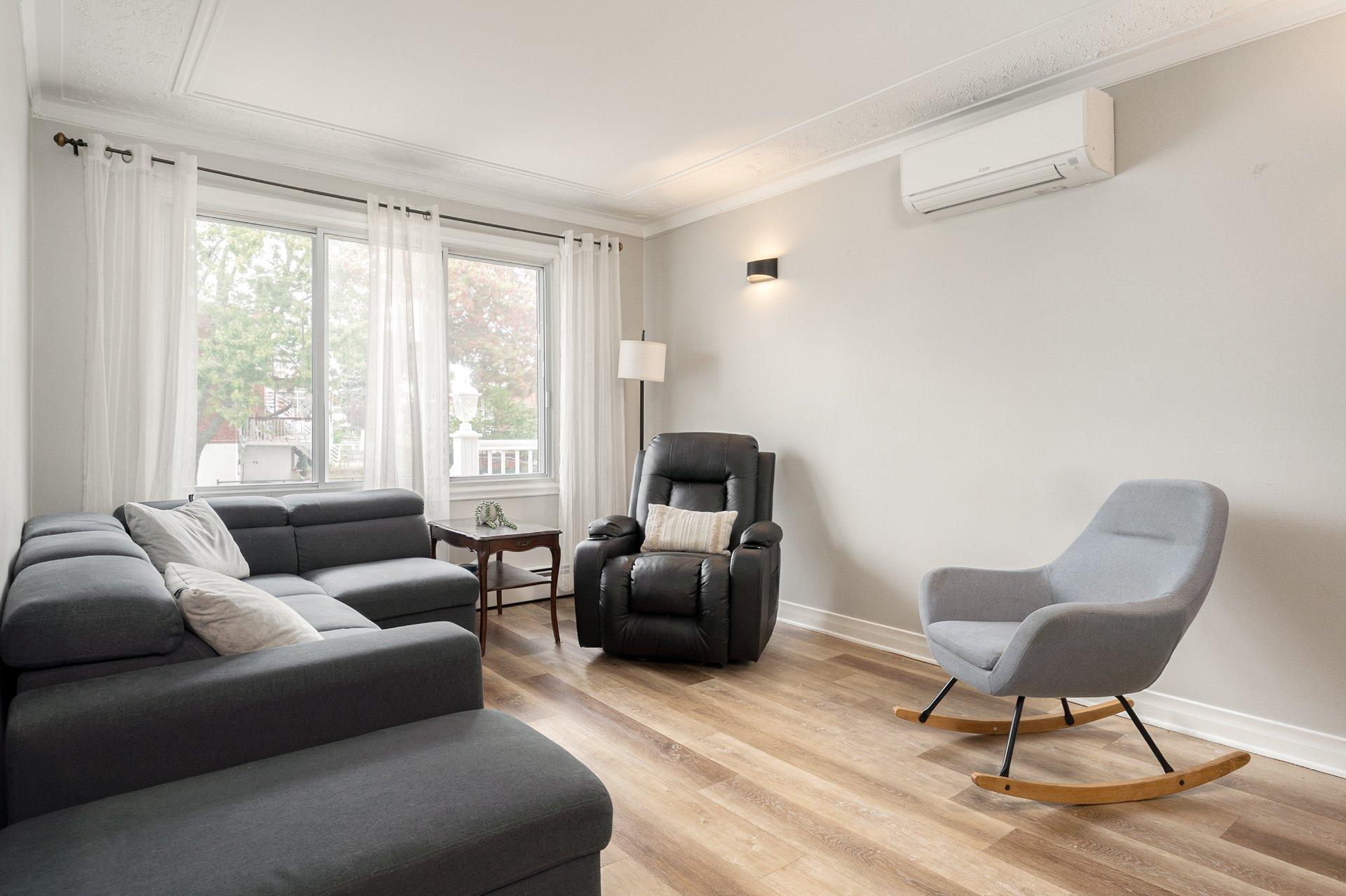 









1448

 - 1450


Rue Moreau

,
Montréal (LaSalle),




QC
H8N1G3

