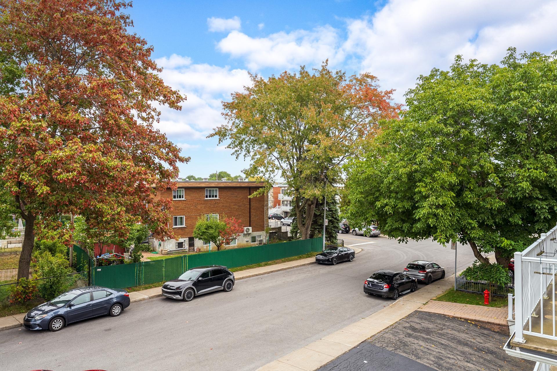 









1448

 - 1450


Rue Moreau

,
Montréal (LaSalle),




QC
H8N1G3

