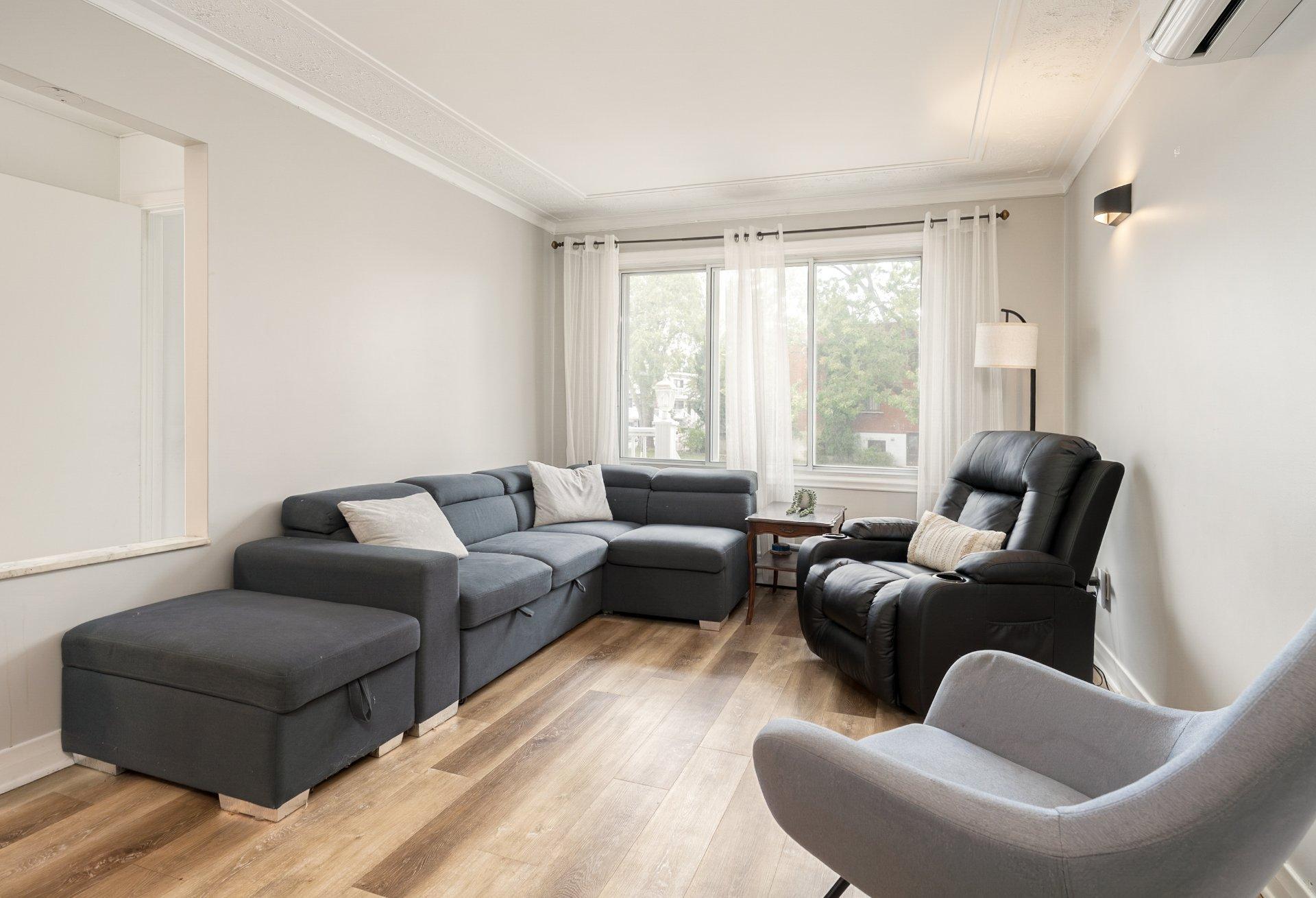 









1448

 - 1450


Rue Moreau

,
Montréal (LaSalle),




QC
H8N1G3

