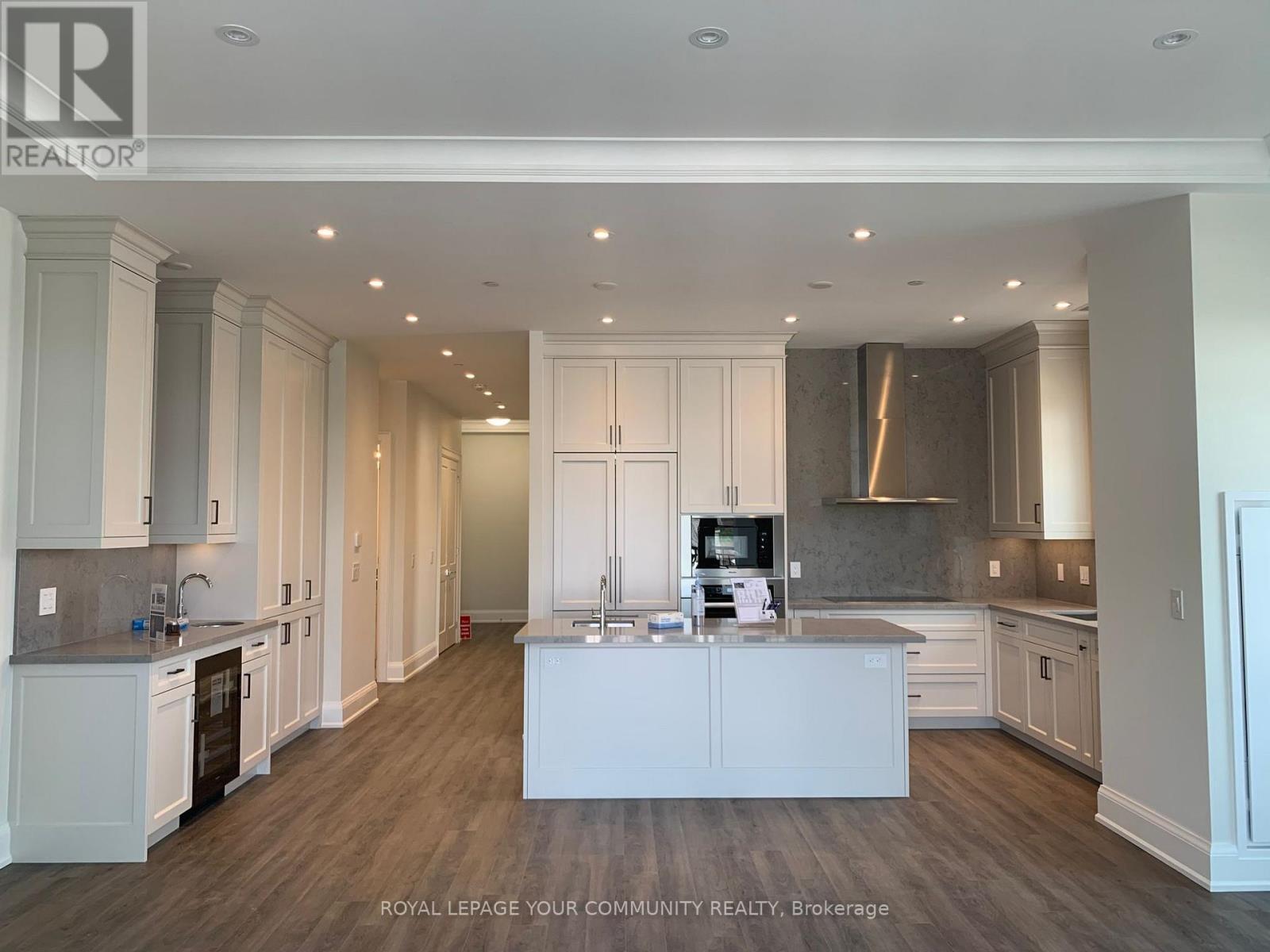 












#303 - 208 MAIN ST  UNIONVILLE STREET

,
Markham,




Ontario
L3R6G8

