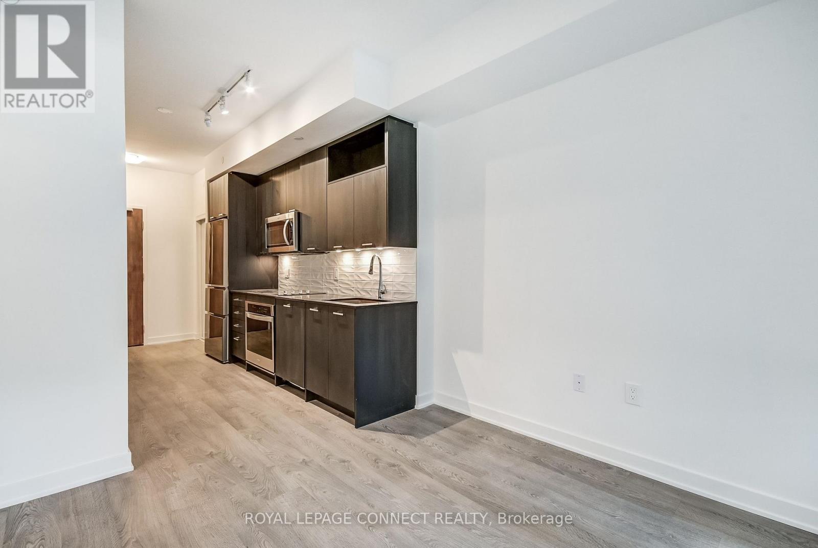 












209 - 120 EAGLE ROCK WAY

,
Vaughan,




Ontario
L6A5C2

