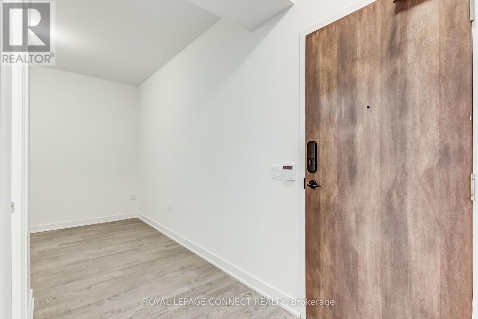 












209 - 120 EAGLE ROCK WAY

,
Vaughan,




Ontario
L6A5C2

