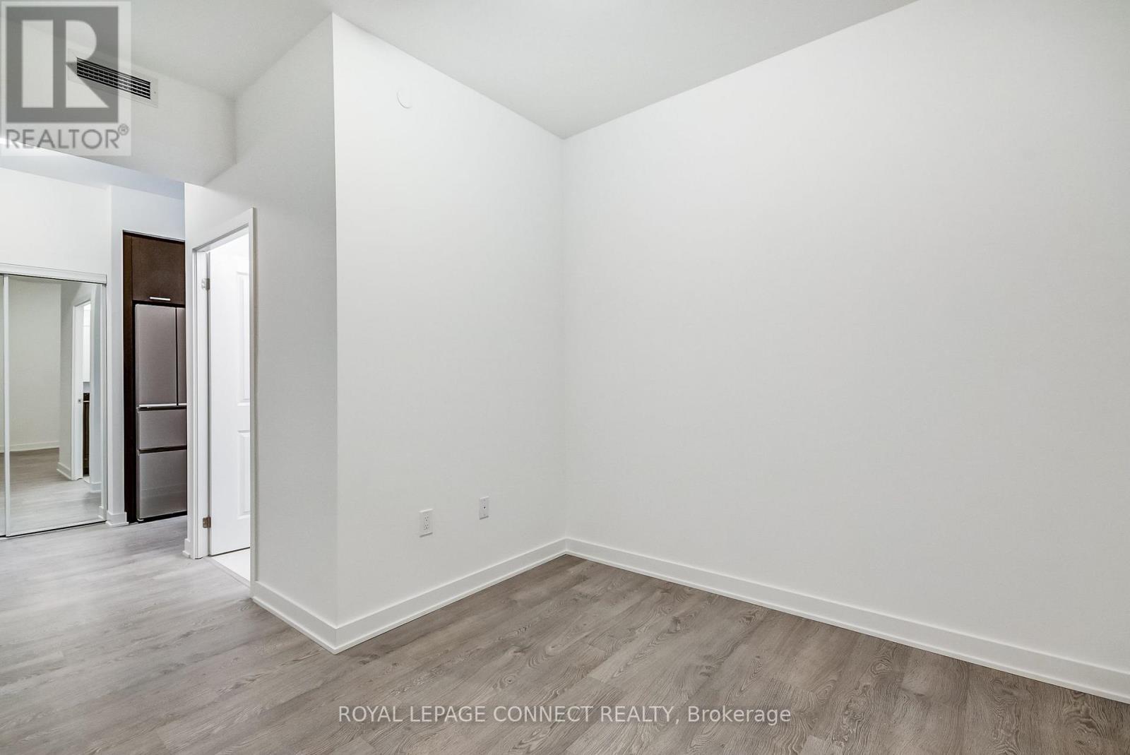 












209 - 120 EAGLE ROCK WAY

,
Vaughan,




Ontario
L6A5C2

