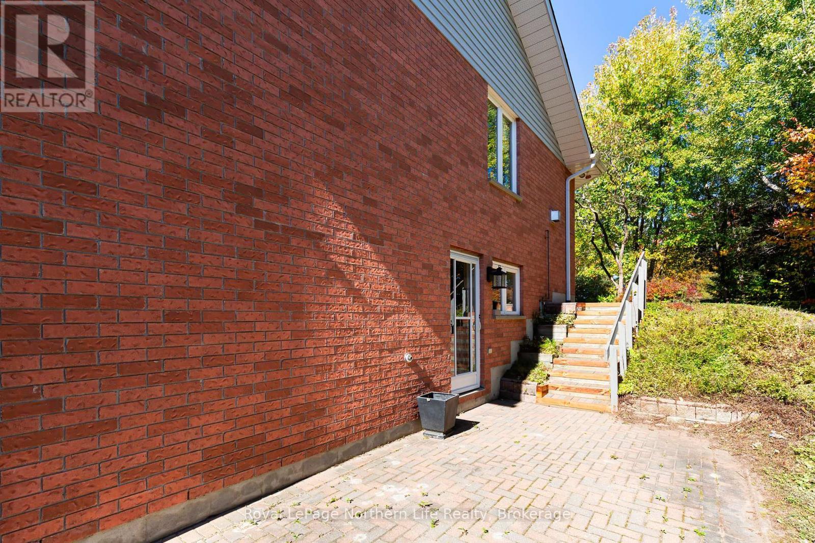 












389 CARMICHAEL DRIVE

,
North Bay (Airport),




Ontario
P1B8G2

