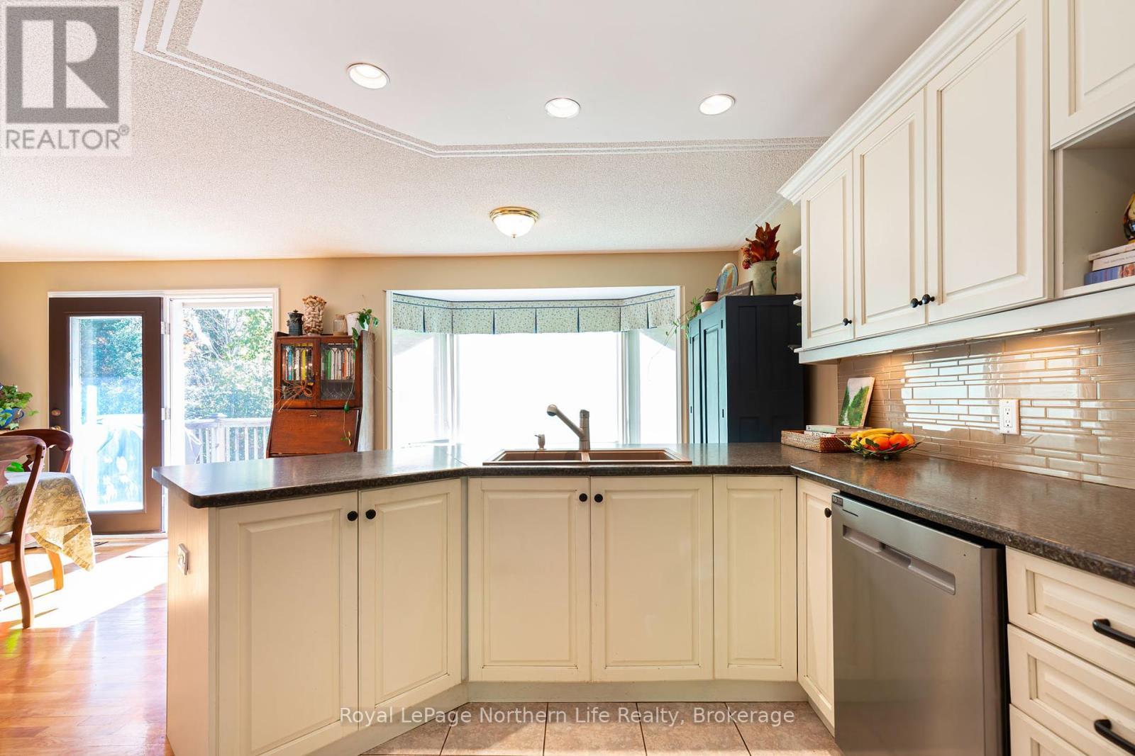 












389 CARMICHAEL DRIVE

,
North Bay (Airport),




Ontario
P1B8G2

