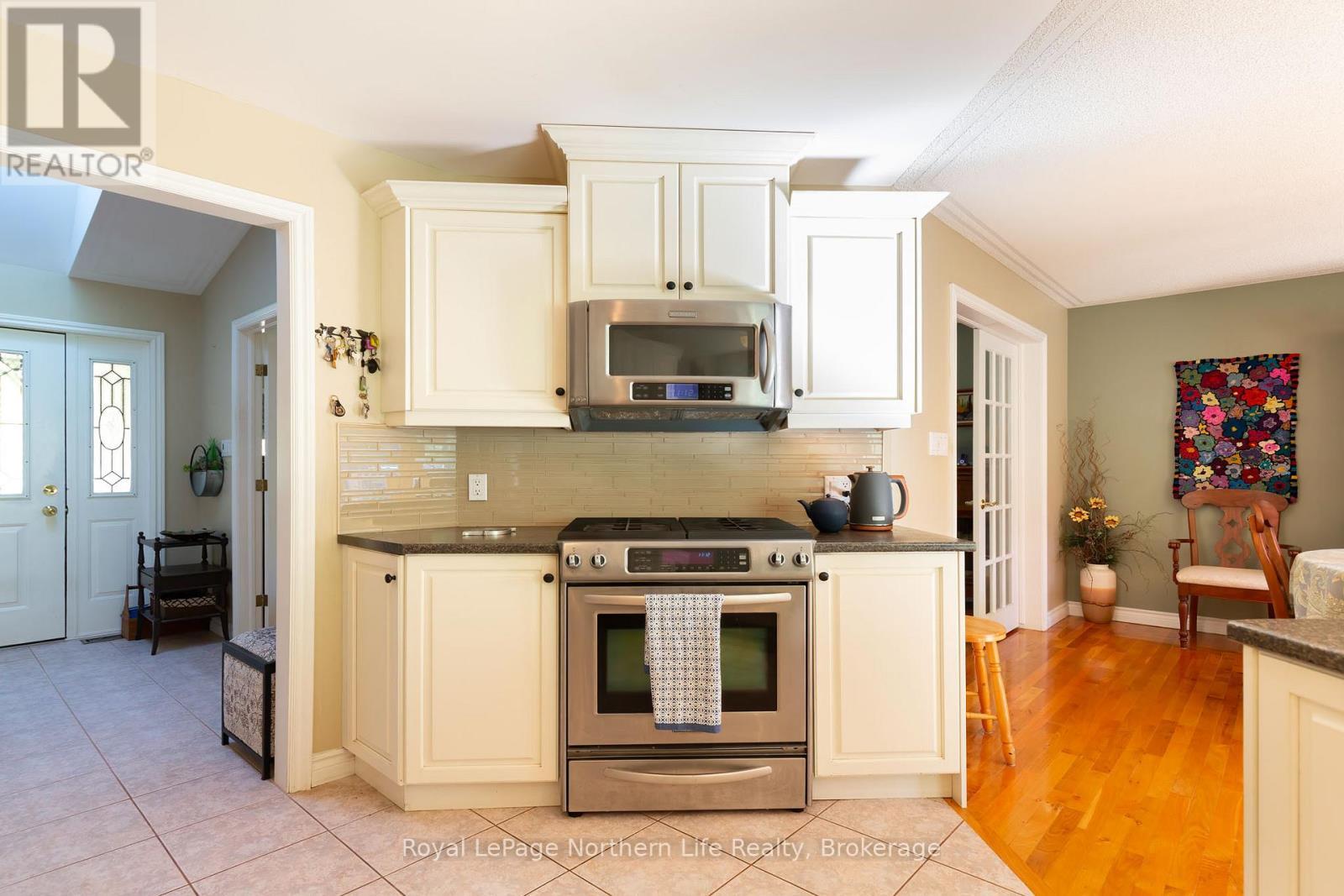 












389 CARMICHAEL DRIVE

,
North Bay (Airport),




Ontario
P1B8G2

