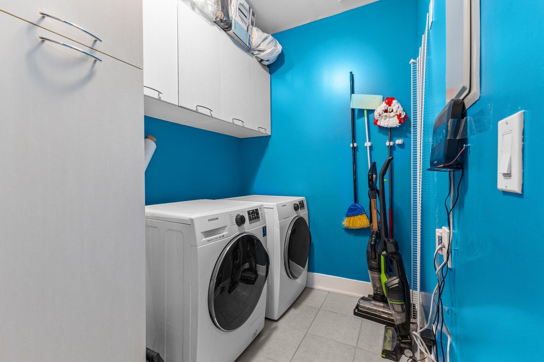 









663


Rue Robert-Élie

, 401,
Laval (Laval-des-Rapides),




QC
H7N3Y9

