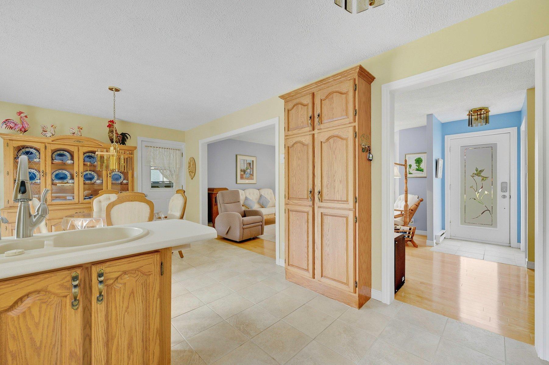 









81


Rue Dominyck

,
Sainte-Agathe-des-Monts,




QC
J8C2Z7

