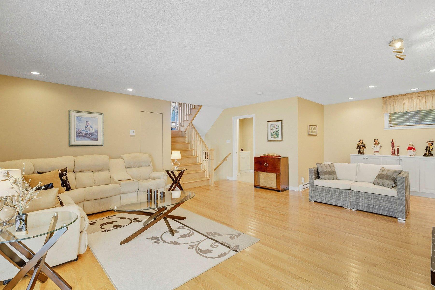 









81


Rue Dominyck

,
Sainte-Agathe-des-Monts,




QC
J8C2Z7

