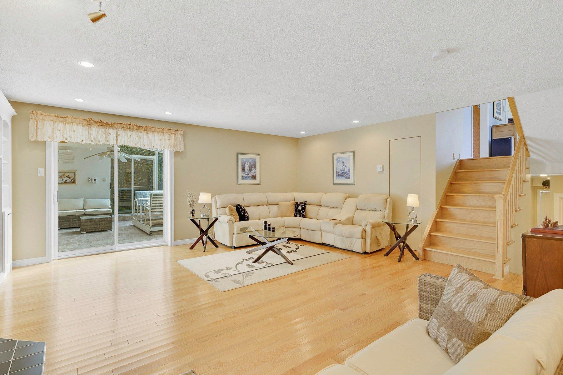









81


Rue Dominyck

,
Sainte-Agathe-des-Monts,




QC
J8C2Z7

