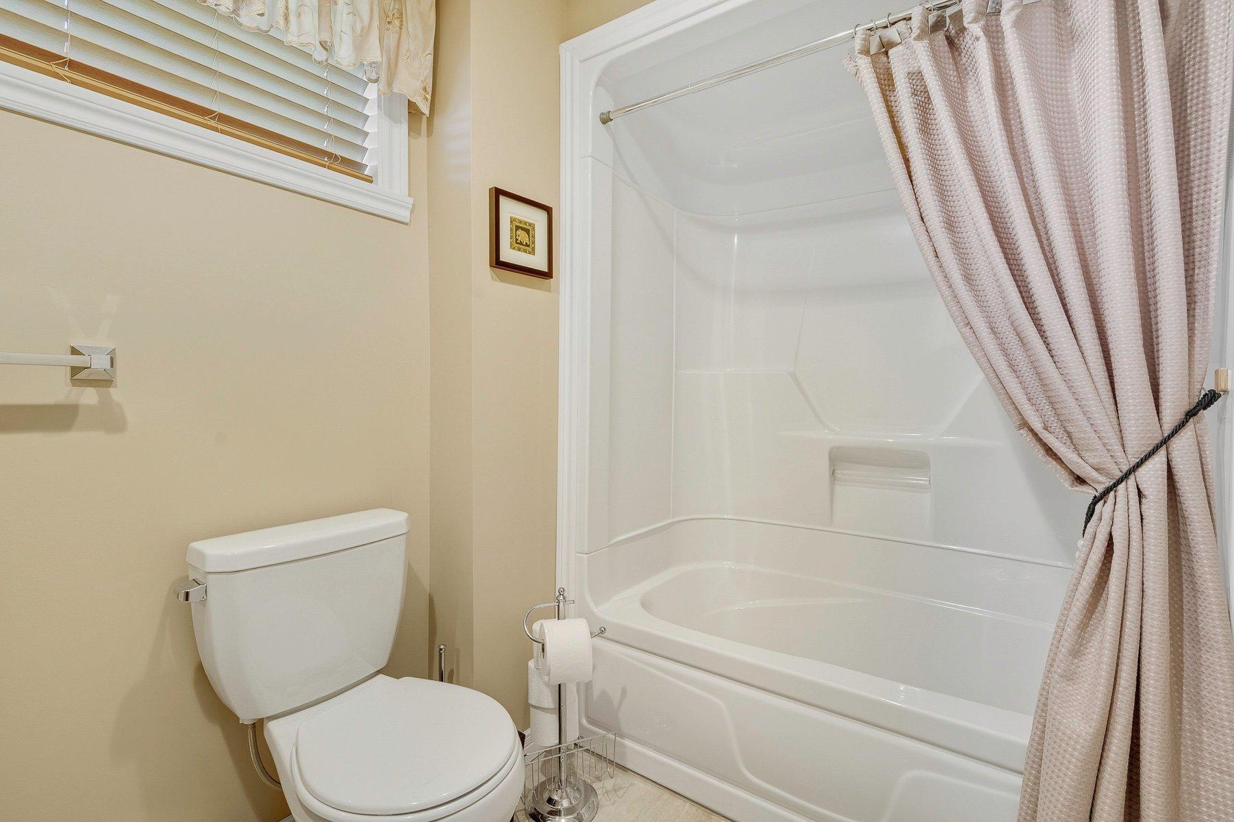 









81


Rue Dominyck

,
Sainte-Agathe-des-Monts,




QC
J8C2Z7

