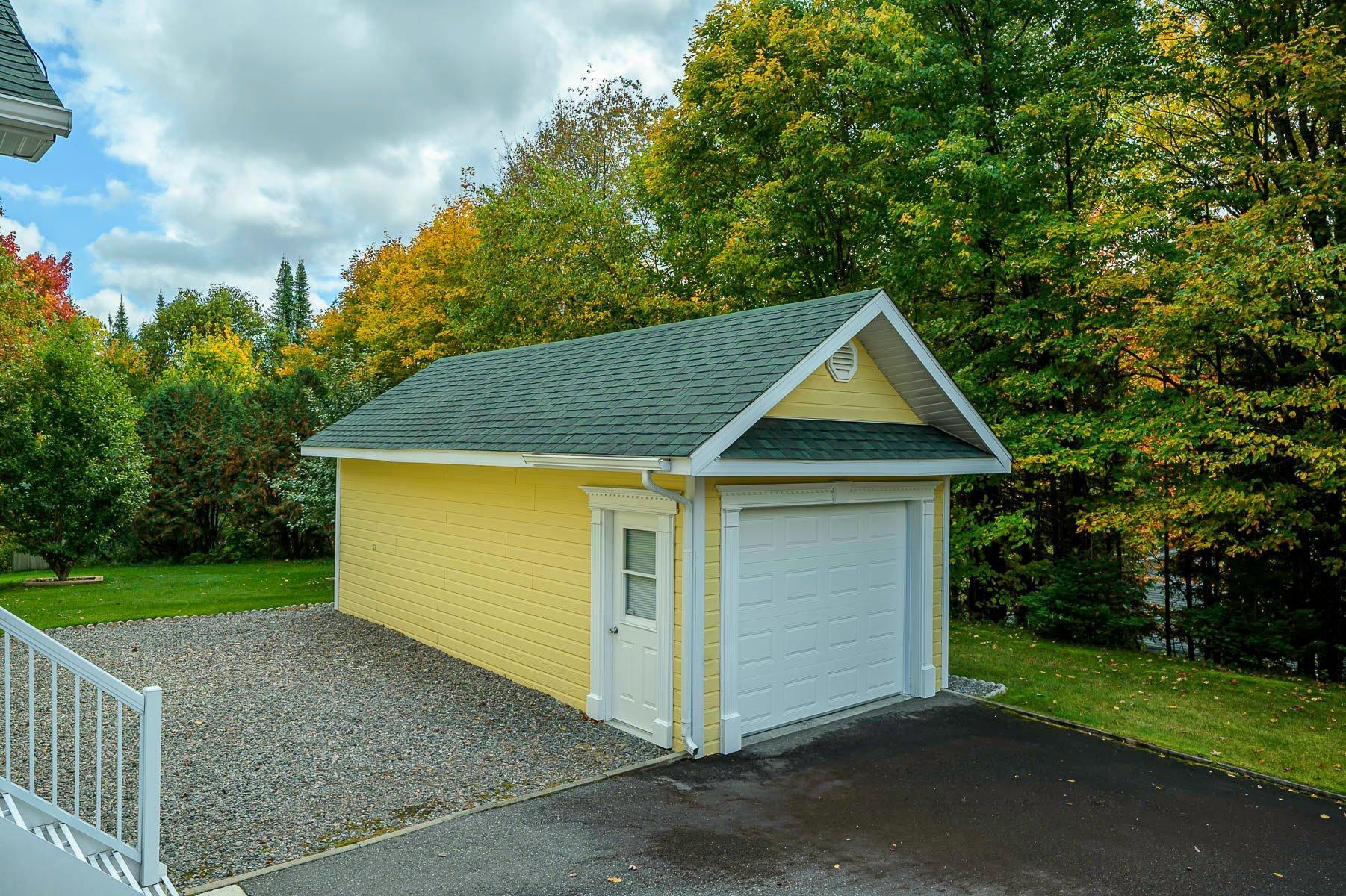 









81


Rue Dominyck

,
Sainte-Agathe-des-Monts,




QC
J8C2Z7


