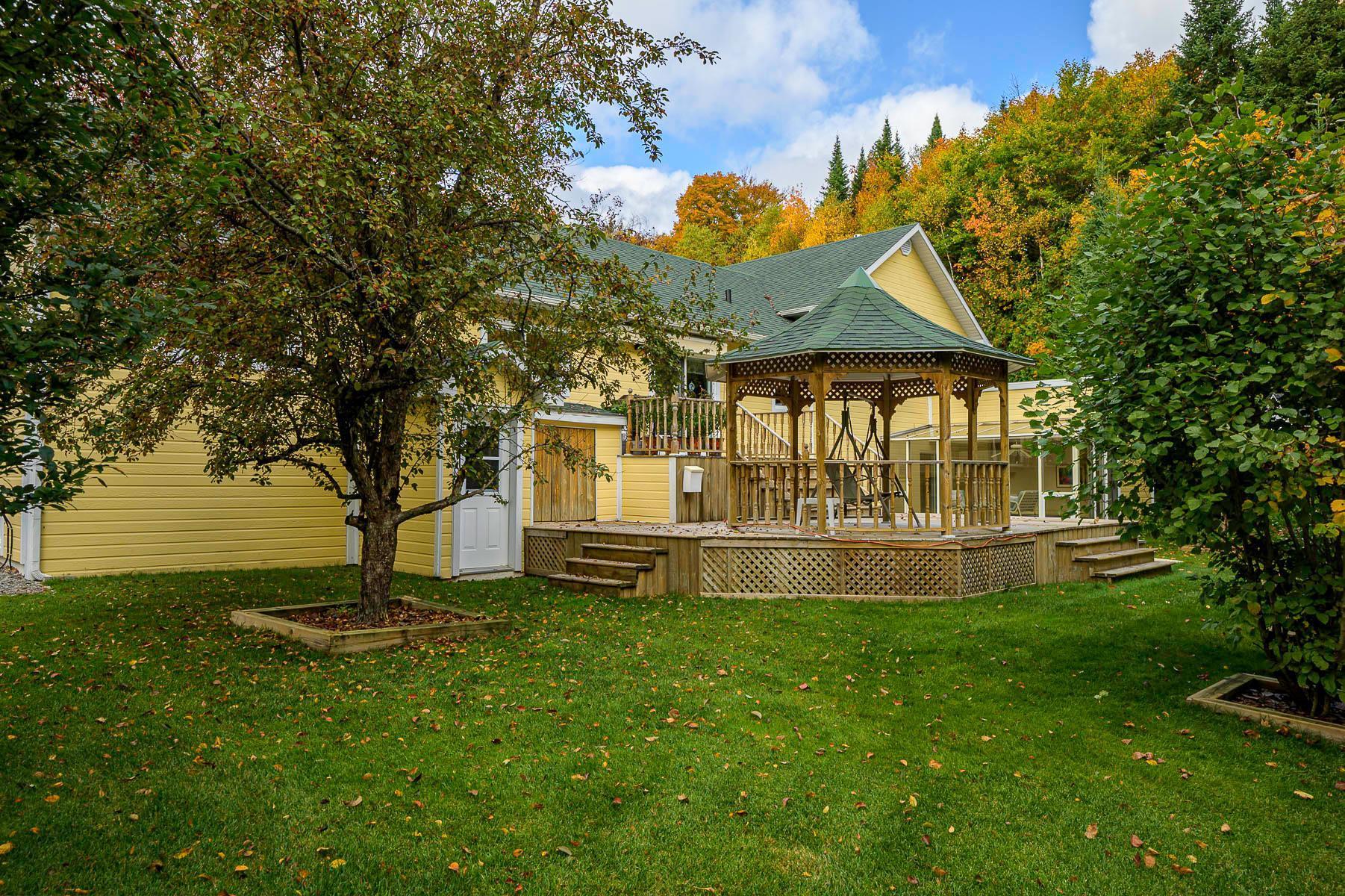 









81


Rue Dominyck

,
Sainte-Agathe-des-Monts,




QC
J8C2Z7


