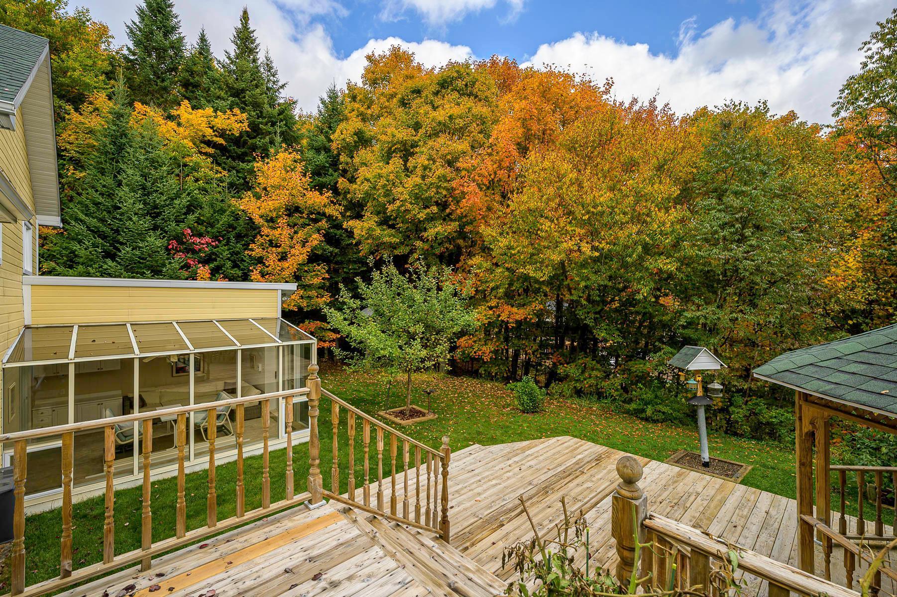 









81


Rue Dominyck

,
Sainte-Agathe-des-Monts,




QC
J8C2Z7

