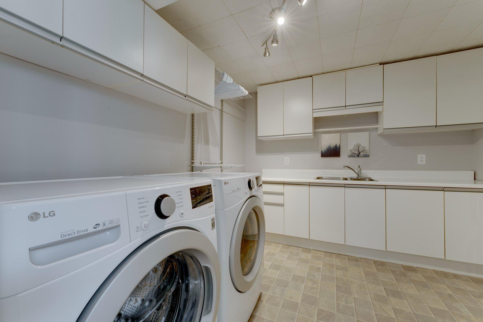 









320


Rue Paré

,
Granby,




QC
J2G5E7

