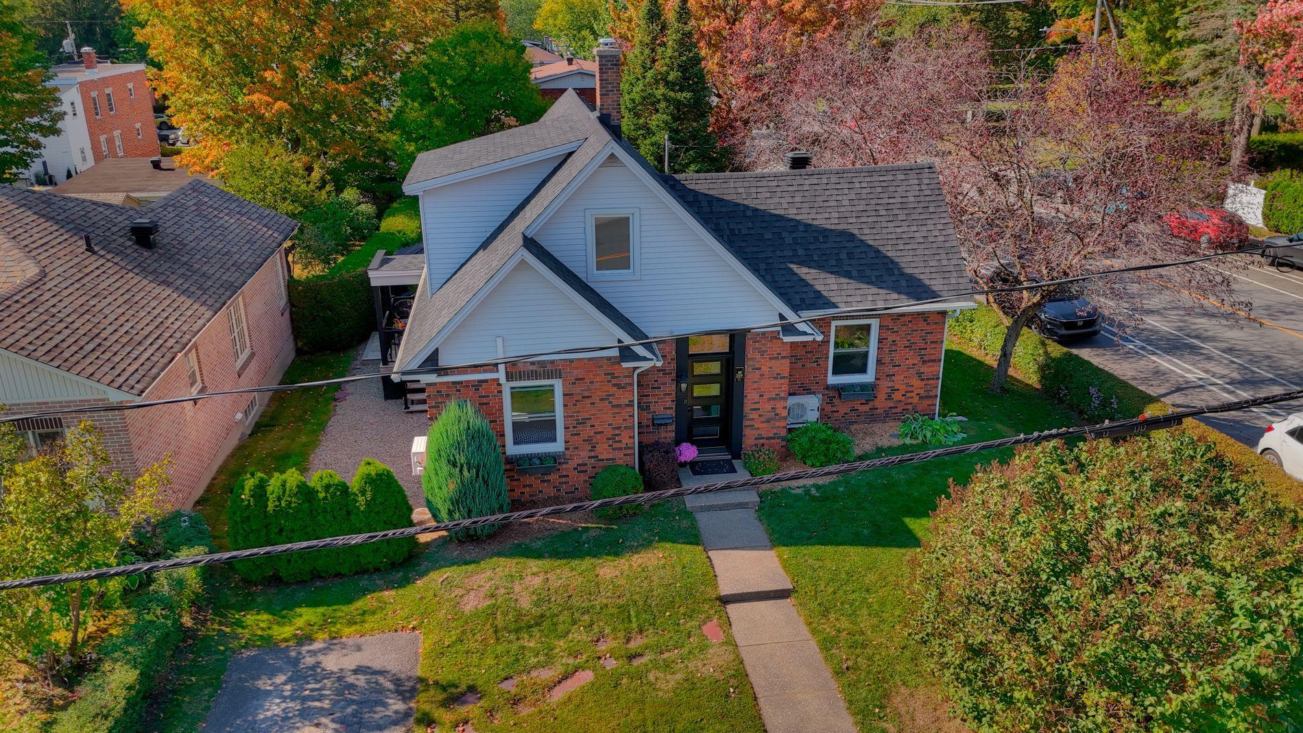 









320


Rue Paré

,
Granby,




QC
J2G5E7

