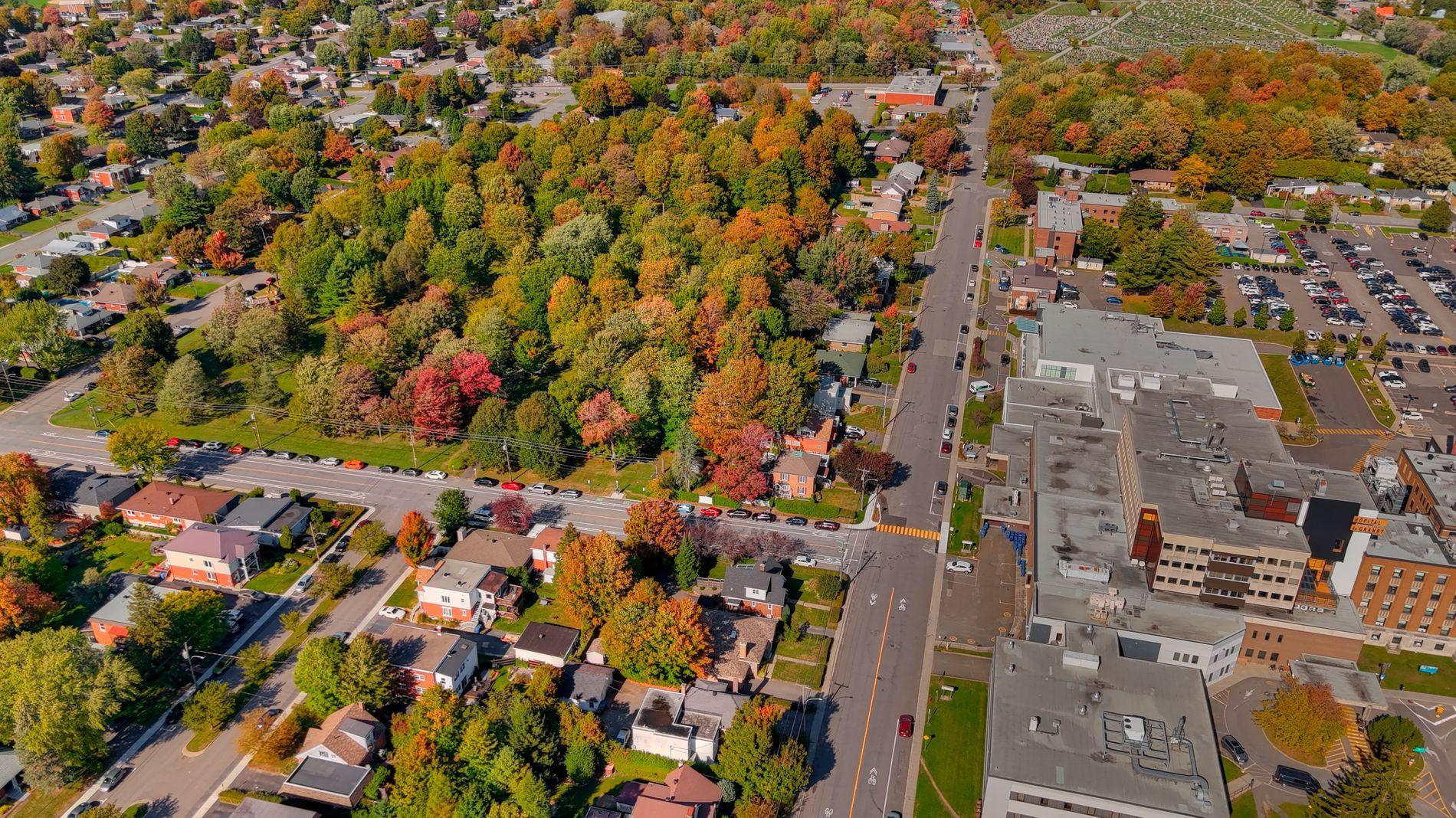 









320


Rue Paré

,
Granby,




QC
J2G5E7

