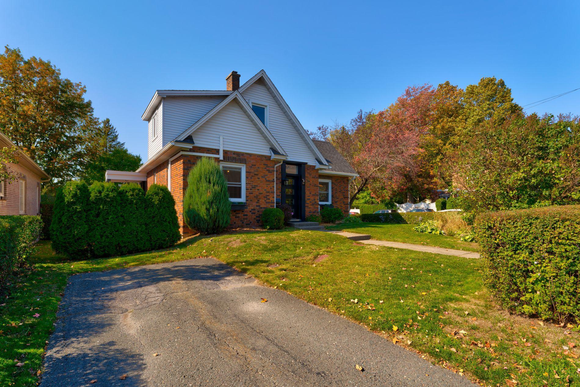 









320


Rue Paré

,
Granby,




QC
J2G5E7

