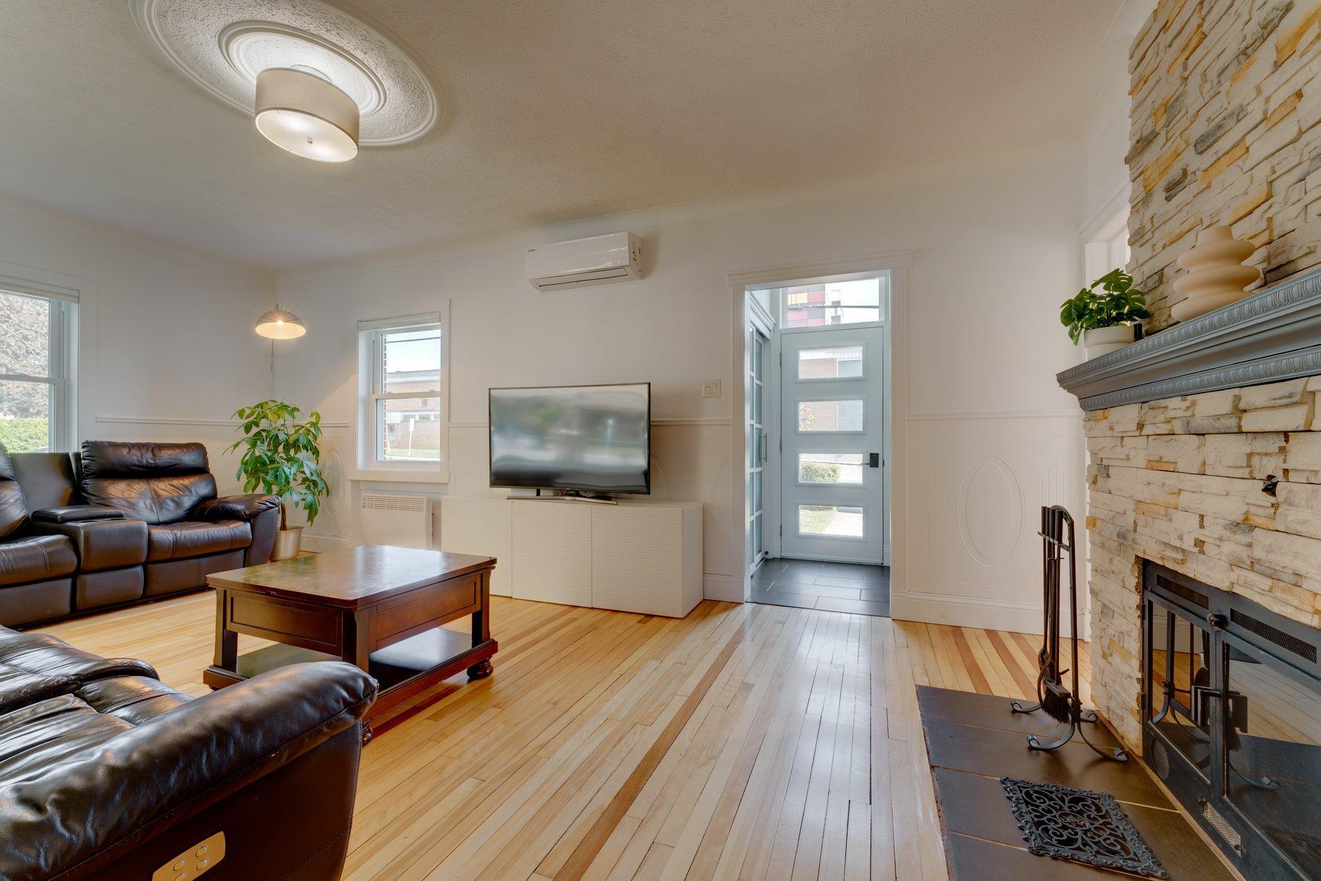 









320


Rue Paré

,
Granby,




QC
J2G5E7


