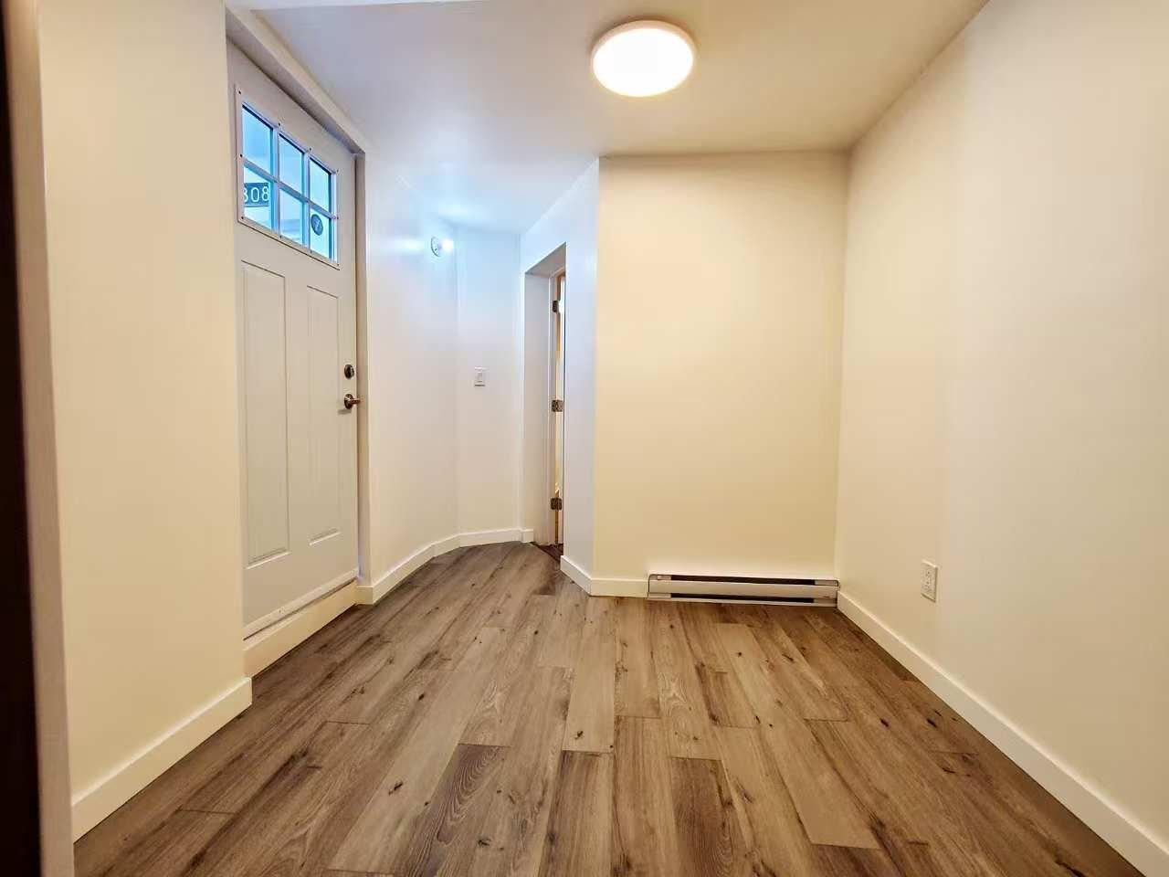









2808


Rue McWillis

,
Montréal (Saint-Laurent),




QC
H4R1M7


