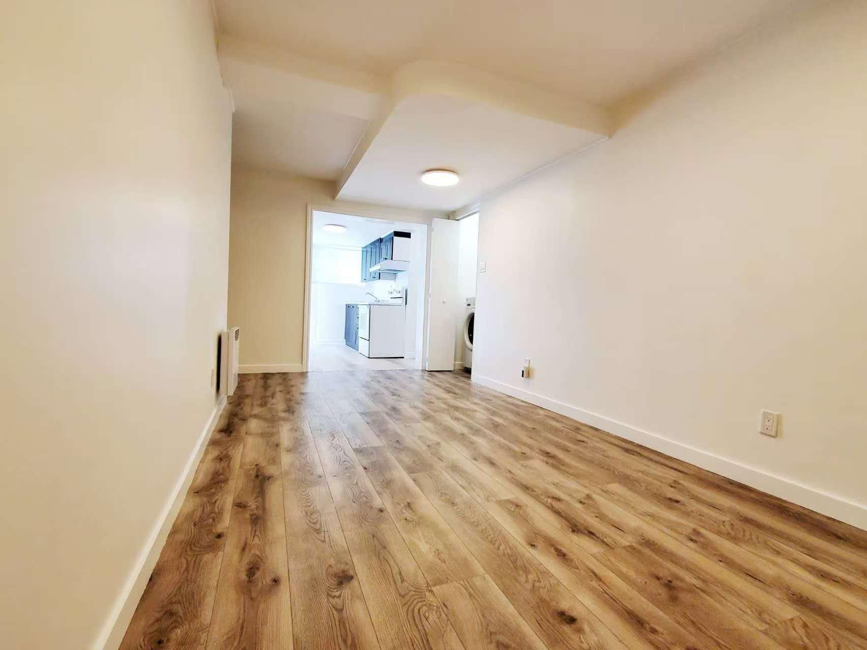 









2808


Rue McWillis

,
Montréal (Saint-Laurent),




QC
H4R1M7

