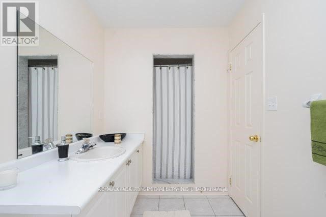 












439 ASPENDALE CRESCENT

,
Mississauga,




Ontario
L5W0E7

