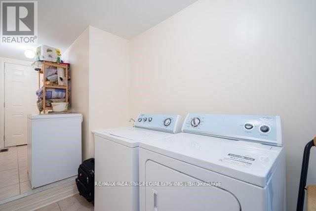 












439 ASPENDALE CRESCENT

,
Mississauga,




Ontario
L5W0E7

