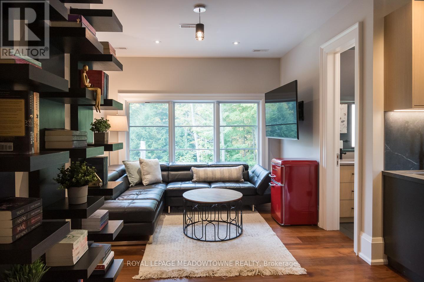 












13160 NASSAGAWEYA ESQUESING TOWNLINE

,
Milton,




Ontario
L7J2L7

