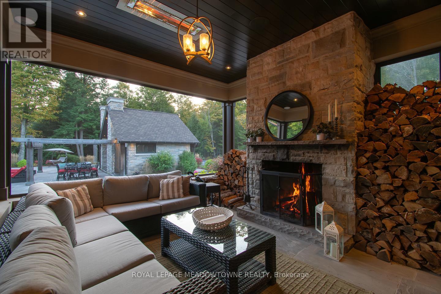 












13160 NASSAGAWEYA ESQUESING TOWNLINE

,
Milton,




Ontario
L7J2L7

